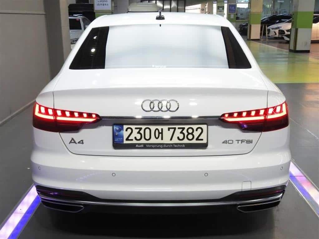 2023 AUDI A4 40 TFSI - 2023 アウディ A4