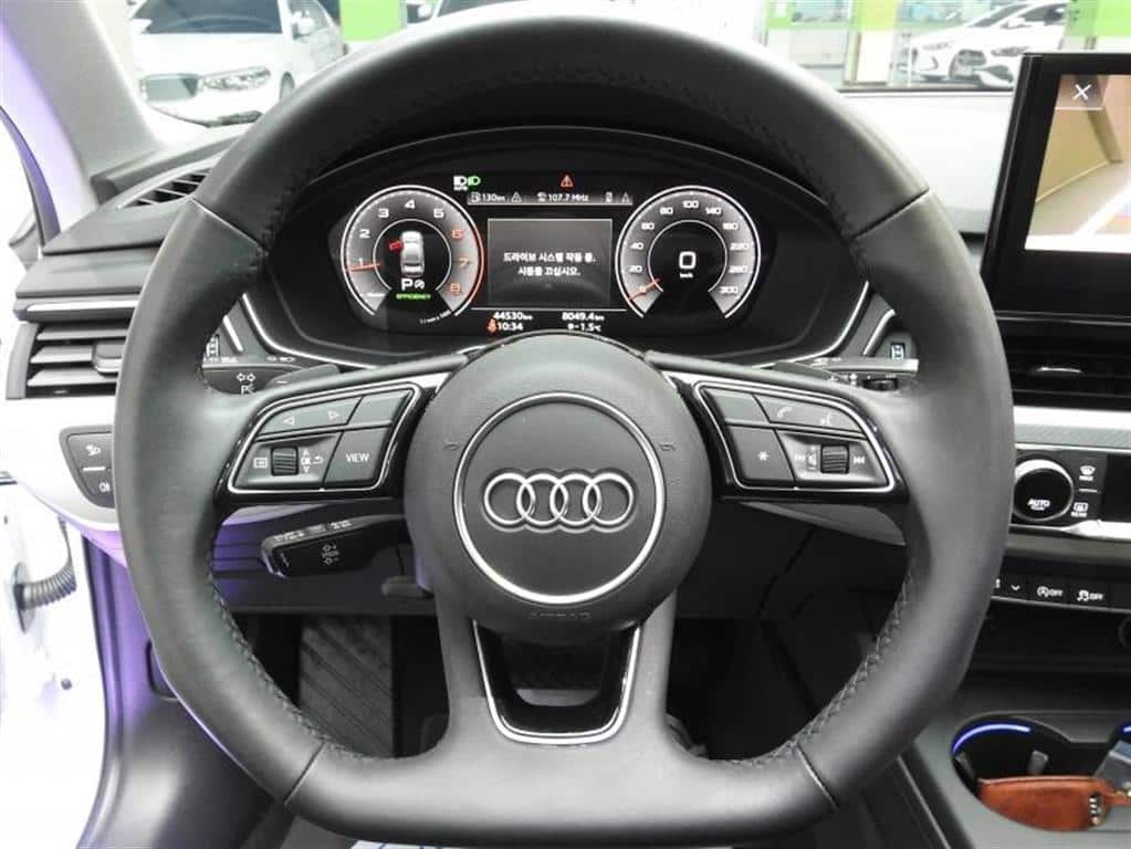2023 AUDI A4 40 TFSI - 2023 アウディ A4