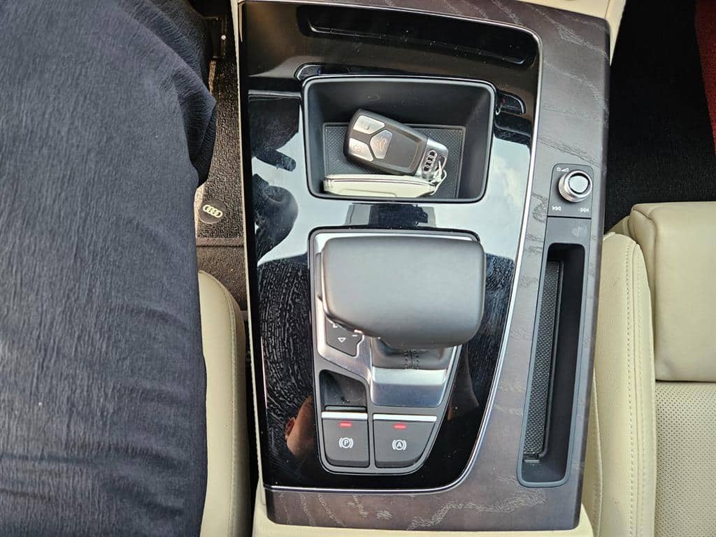 2023 AUDI Q5 - 2023 أودي Q5