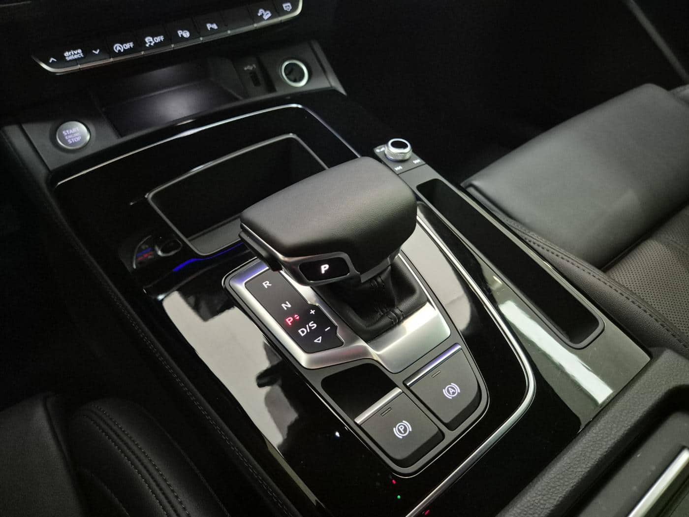 2024 AUDI Q5 45 TFSI Quattro Premium - 2024 أودي Q5