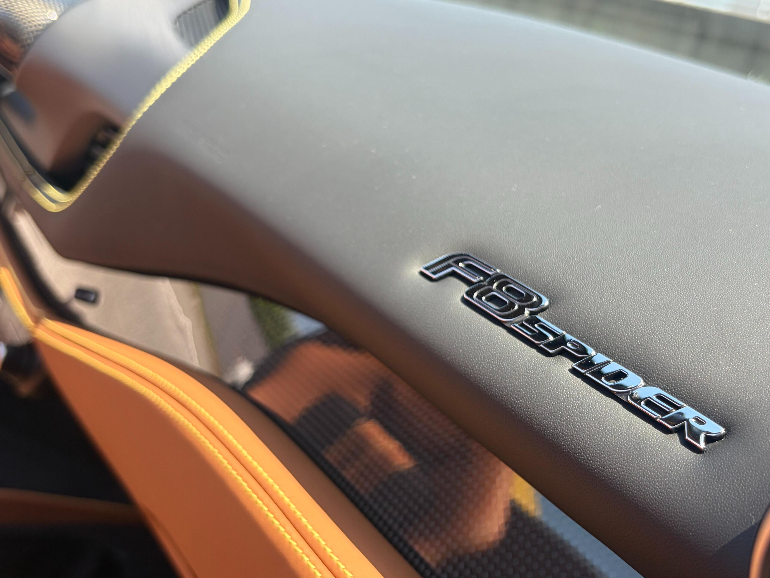 2021 Ferrari F8Spider - フェラーリ F8スパイダー F1 DCT 認定中古車 OP703 カーボンFスポイラー カーボンRディフューザー ダイヤモンド:鍛造ホイール カーボンLEDドライバーゾーン カーボンダッシュボードインサート サスペンションリフター リヤパーキングカメラ