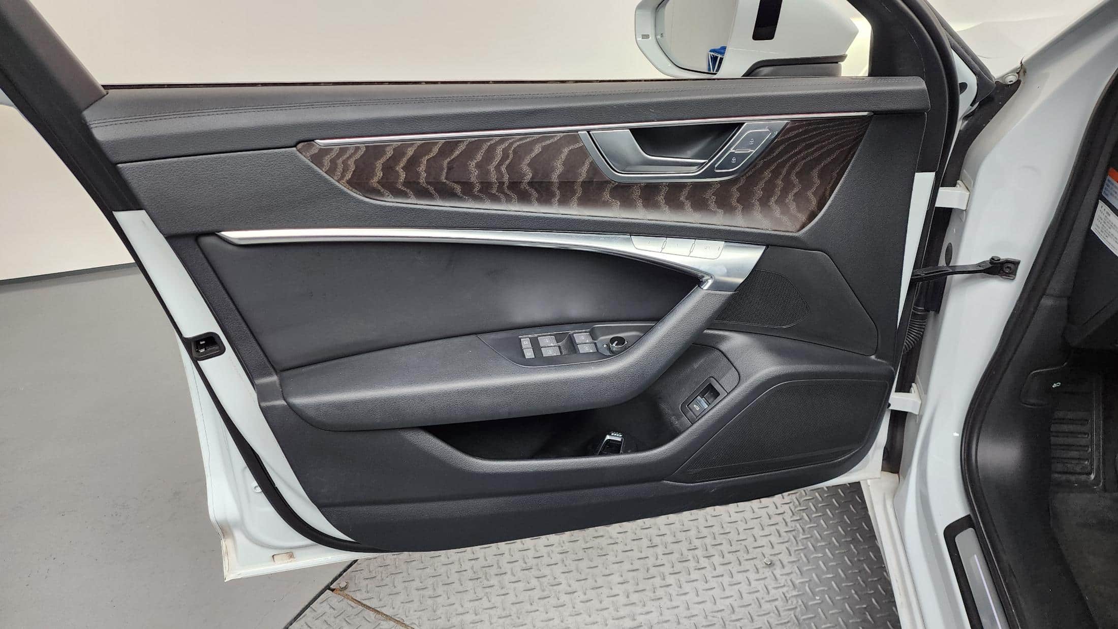 2023 AUDI A6 40 TDI Premium - 2023 أودي A6