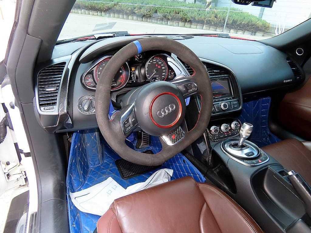 2011 AUDI R8 Spyder 5.2 FSI V10 quattro