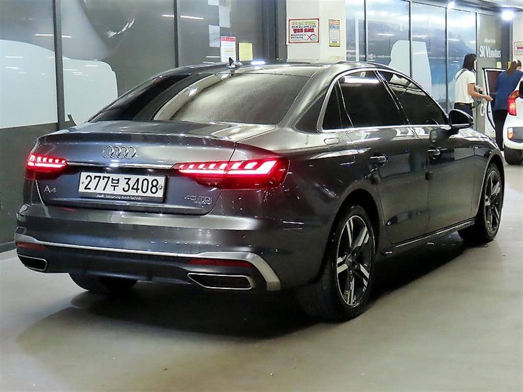 2020 AUDI A4