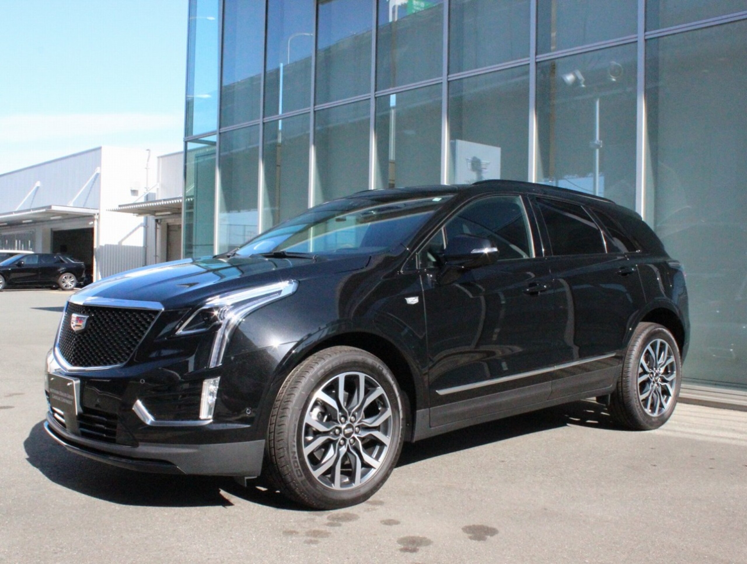 2025 Cadillac XT5 - キャデラック XT5 プラチナム スポーツ 4WD 登録済み未使用車 黒革シート シートヒーターベンチレーション アダプティブクルーズ サンルーフ アップルカープレイ パドルシフト ヘッドアップディスプレイ パワーテールゲート フルタイムAWD ETC