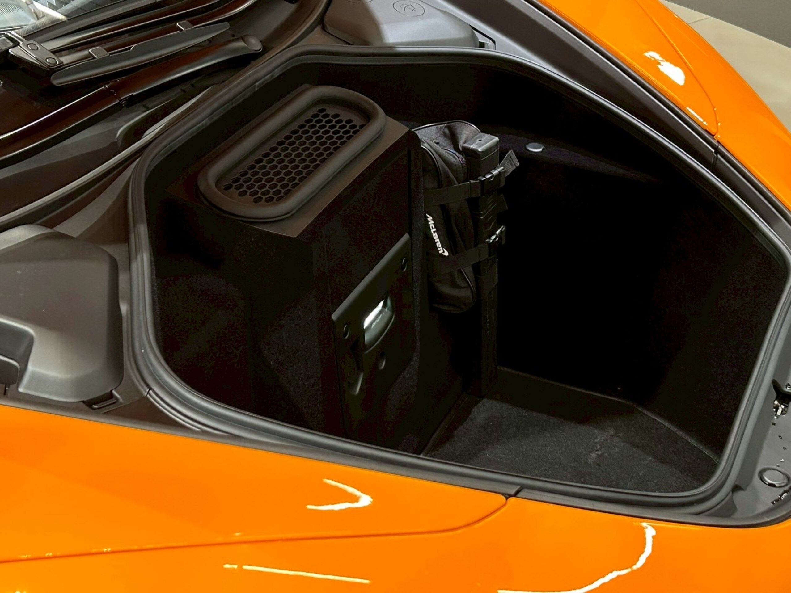 2025 McLaren 750S - 2025 ماكلارين 750S