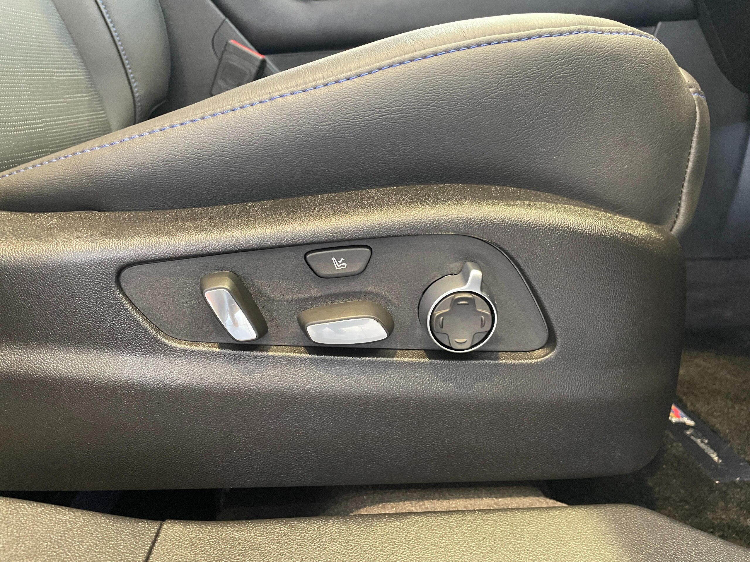 2025 Cadillac XT4