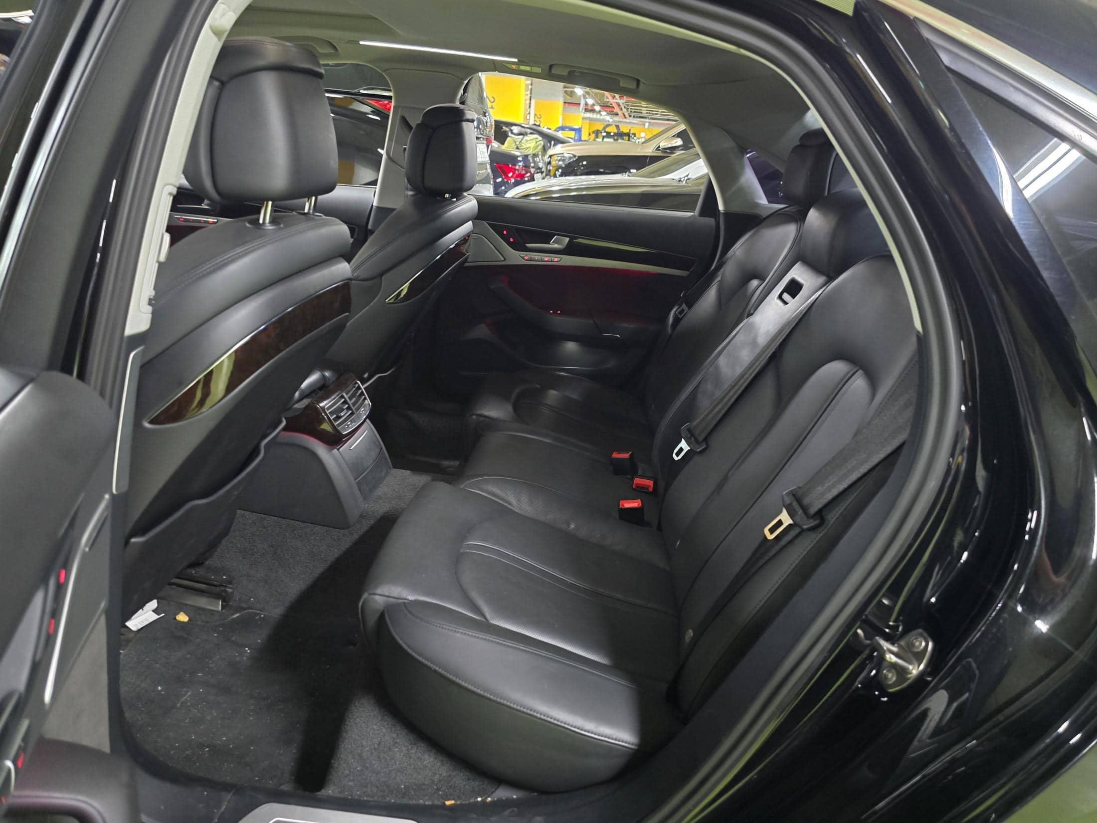2013 AUDI A8 - 2013 أودي A8