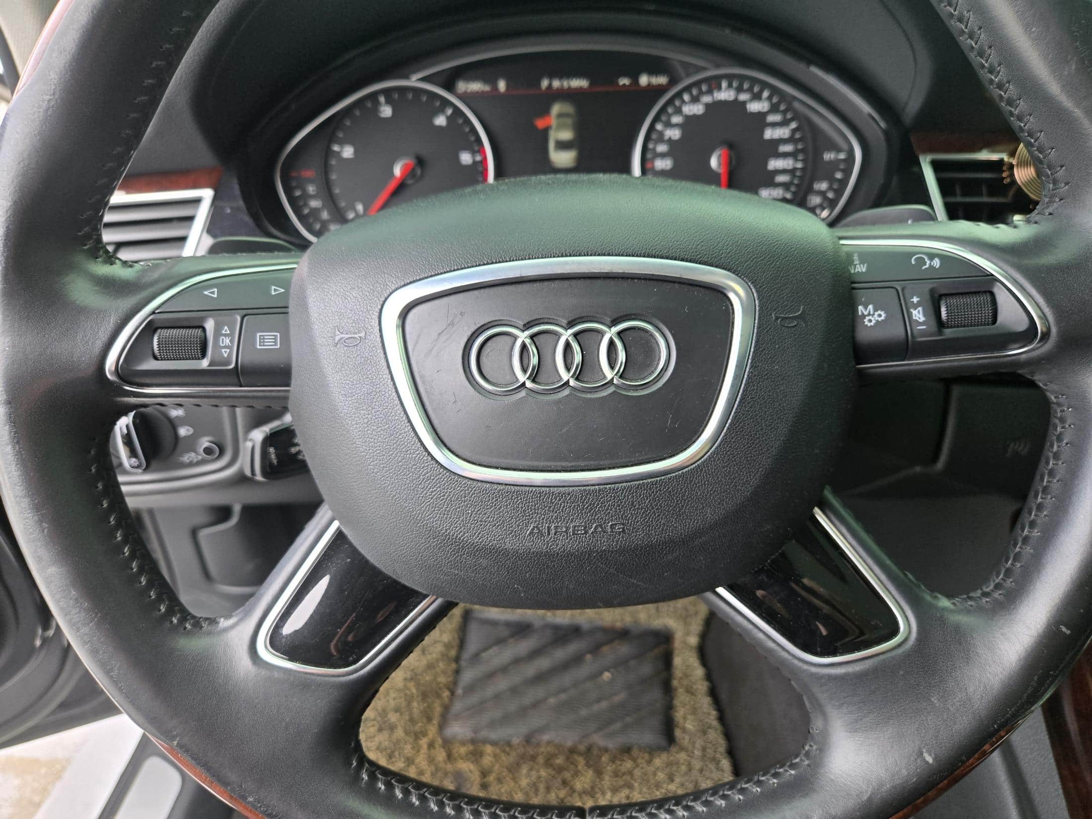 2012 AUDI A8