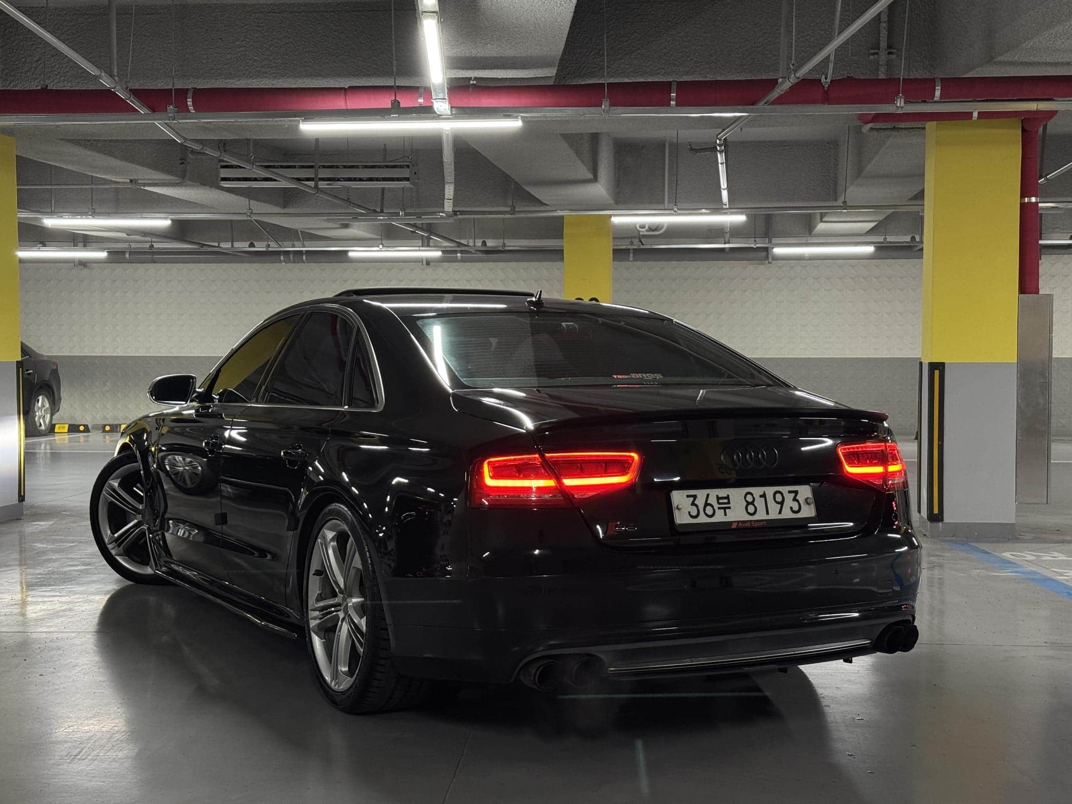 2014 AUDI S8