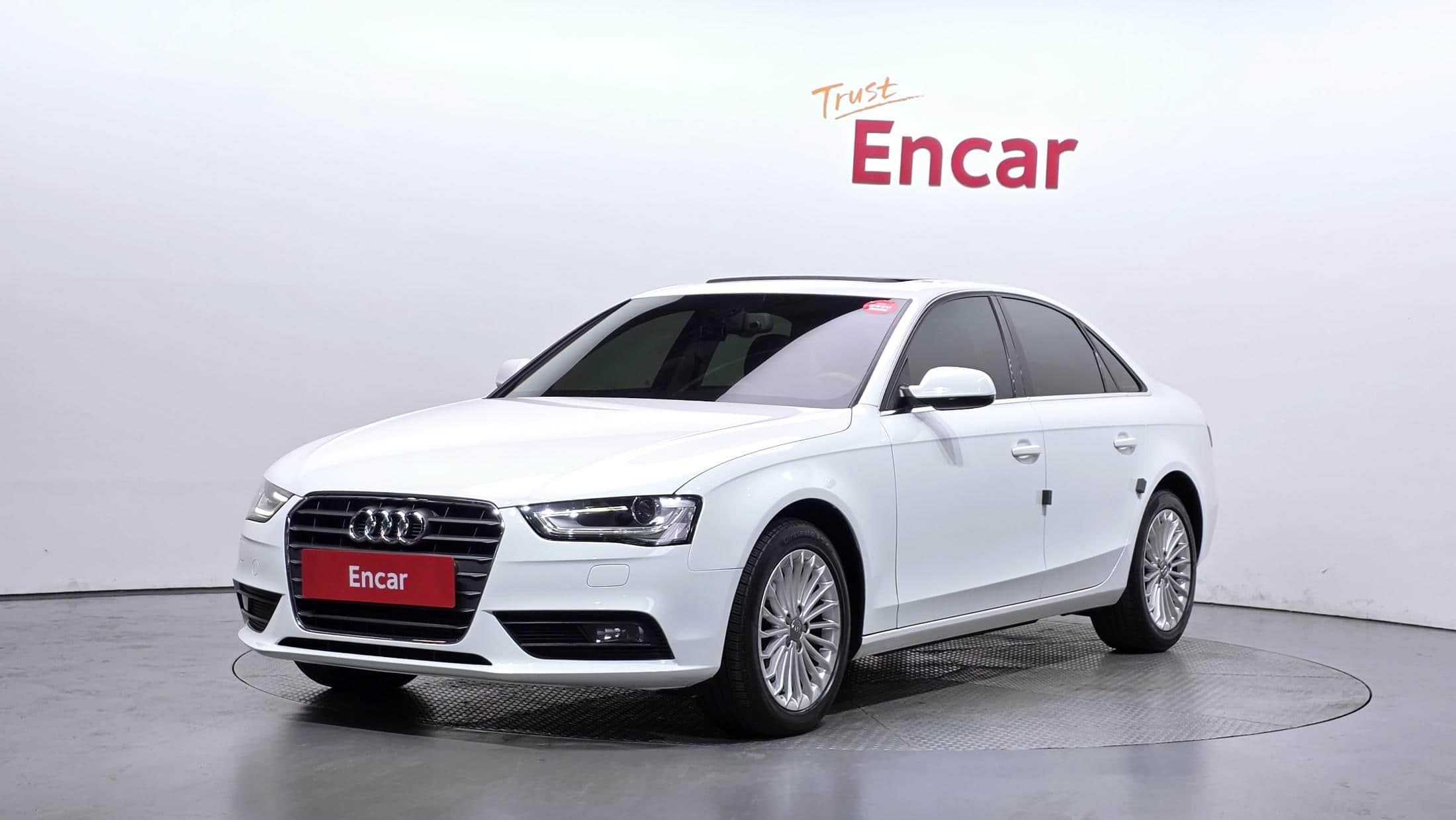 2013 AUDI A4 - 2013 أودي A4