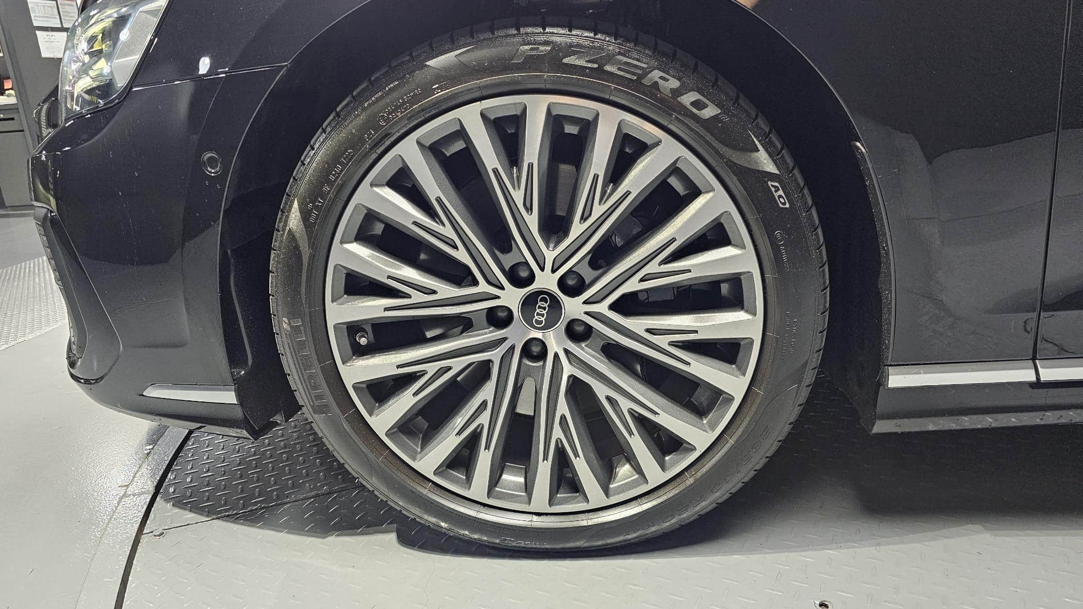 2022 AUDI A8 55 TFSI Quattro Premium LWB - 2022 アウディ A8