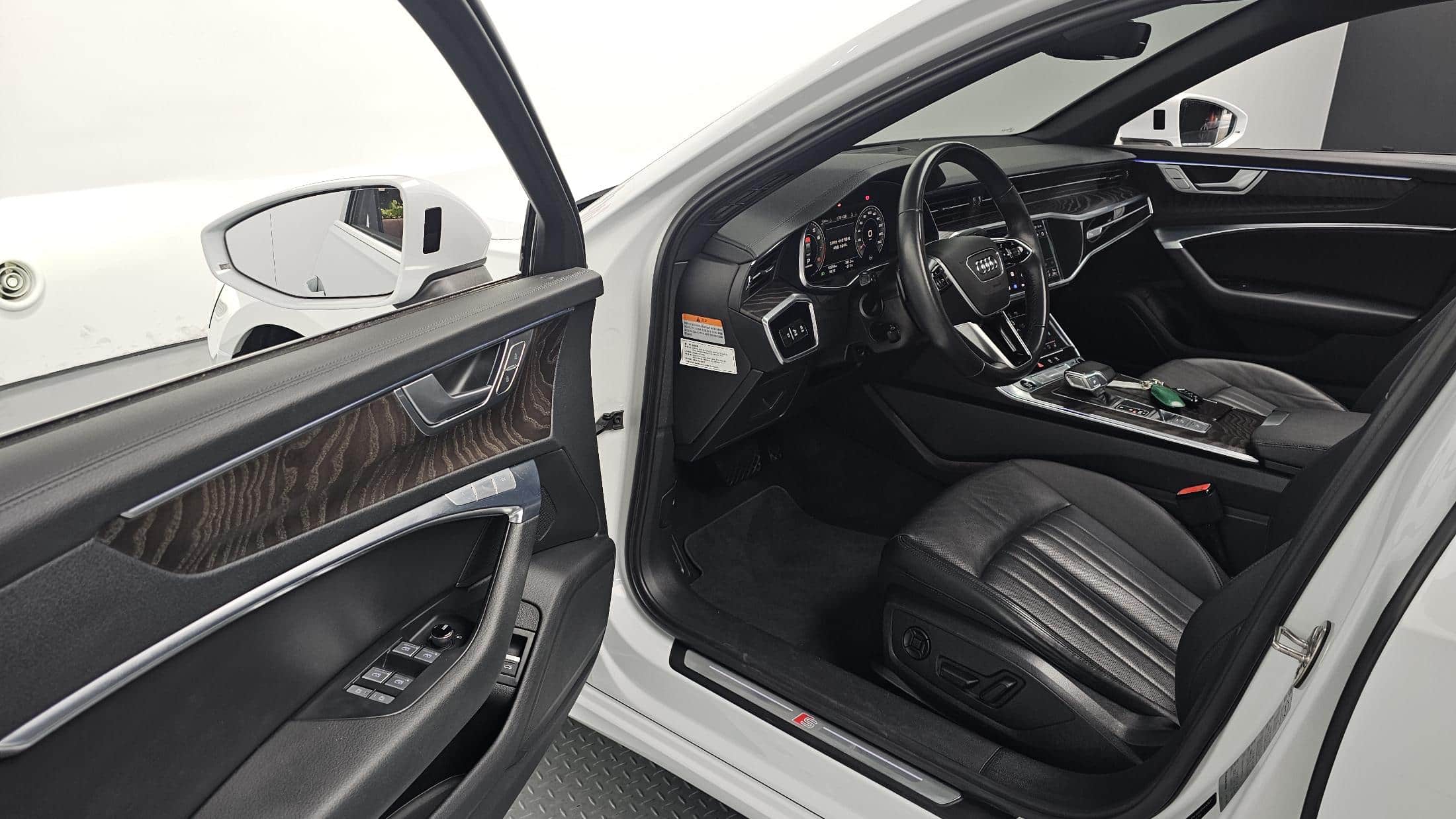 2021 AUDI A6 45 TFSI Premium - 2021 アウディ A6
