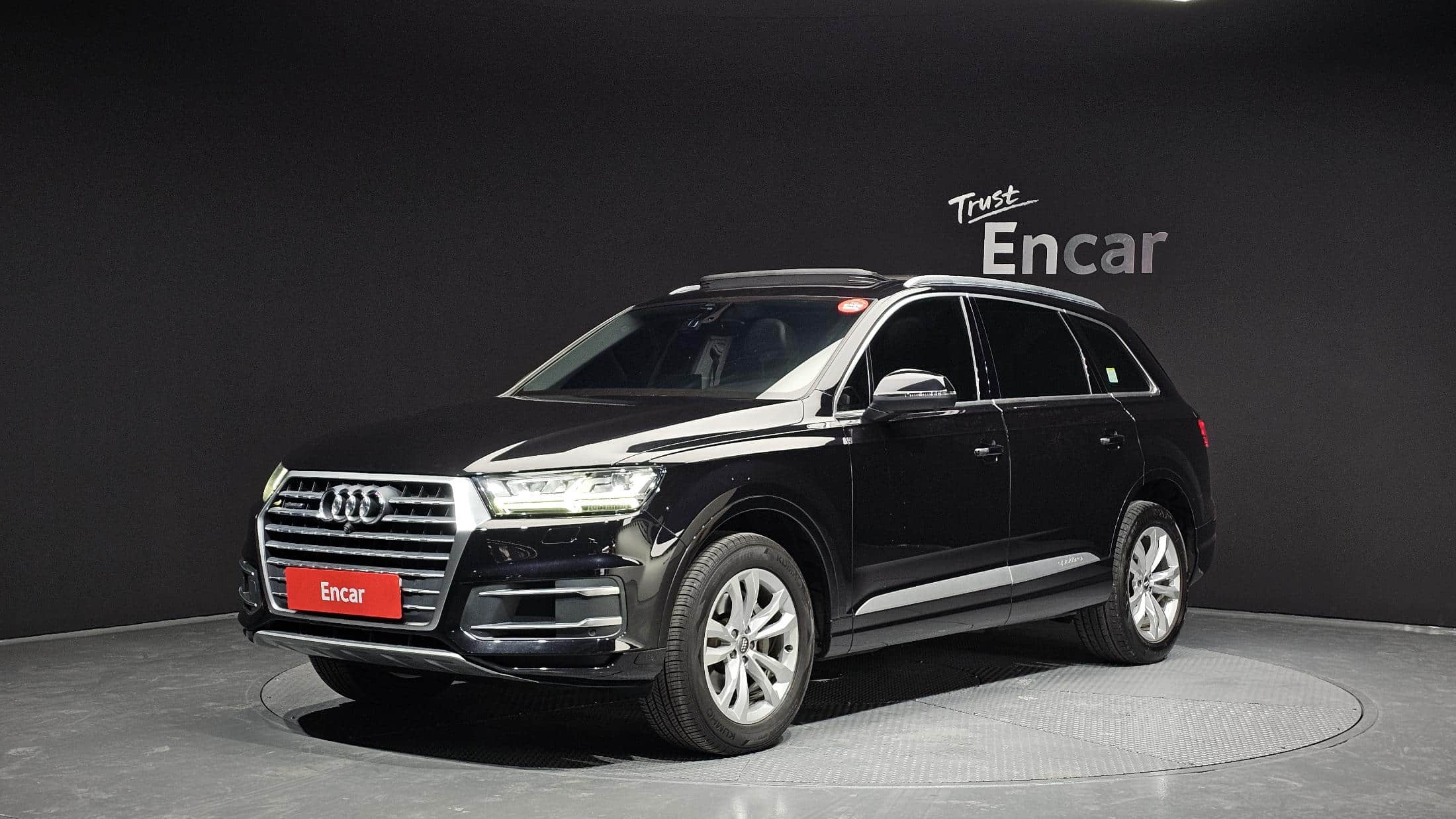 2019 AUDI Q7 45 TFSI Quattro - 2019 أودي Q7