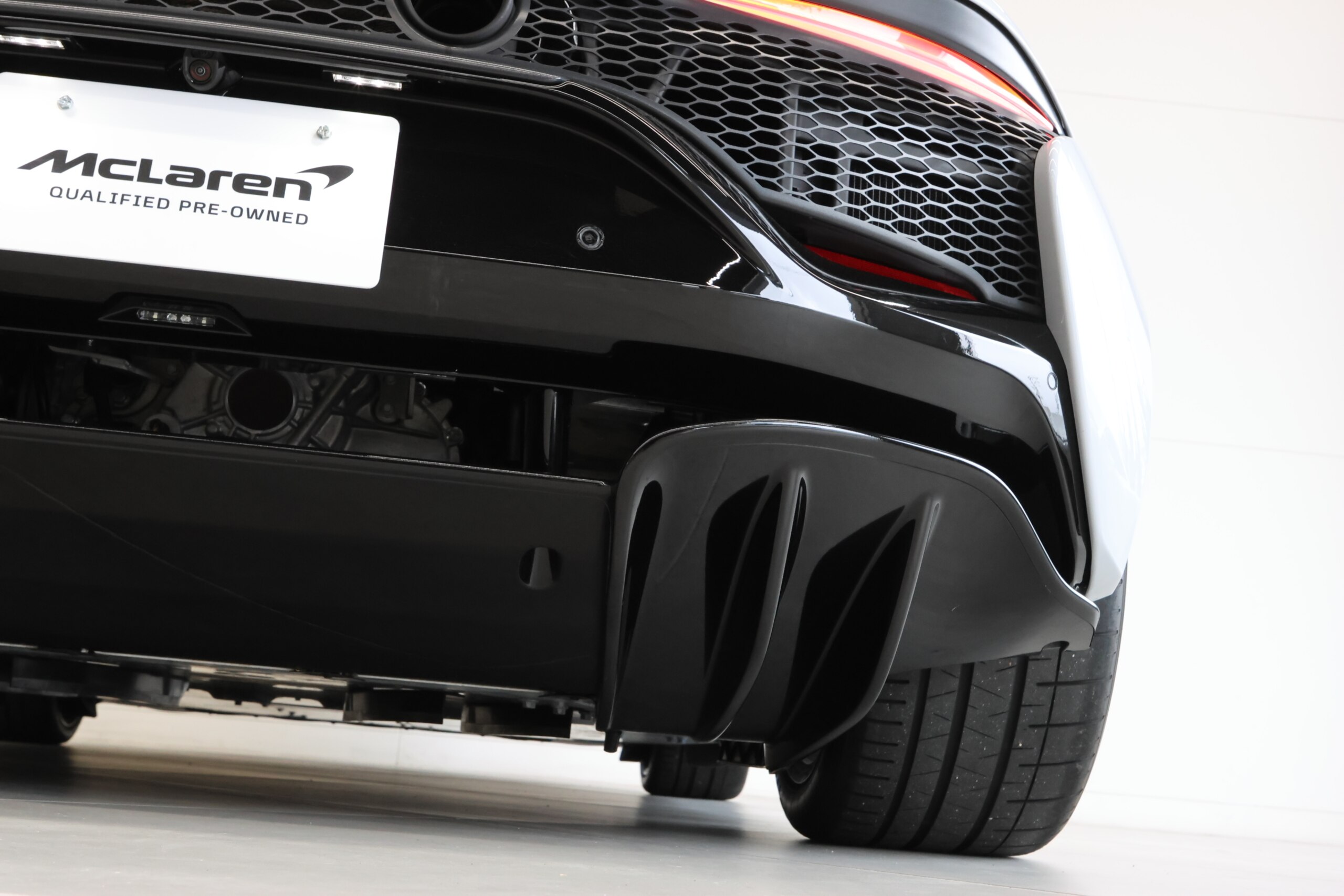 2025 McLaren Artura - 2025 ماكلارين Artura