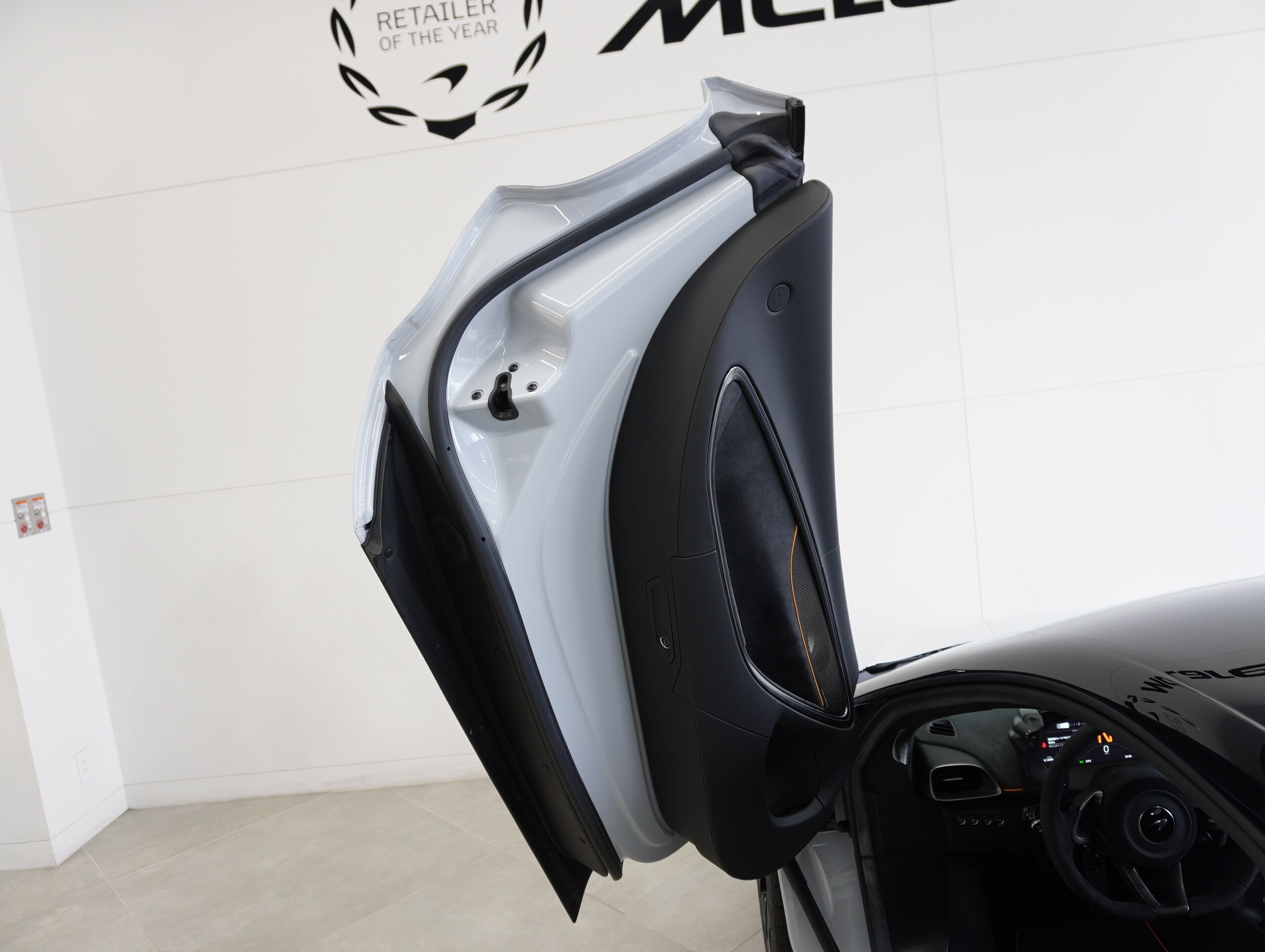 2025 McLaren Artura - 2025 ماكلارين Artura