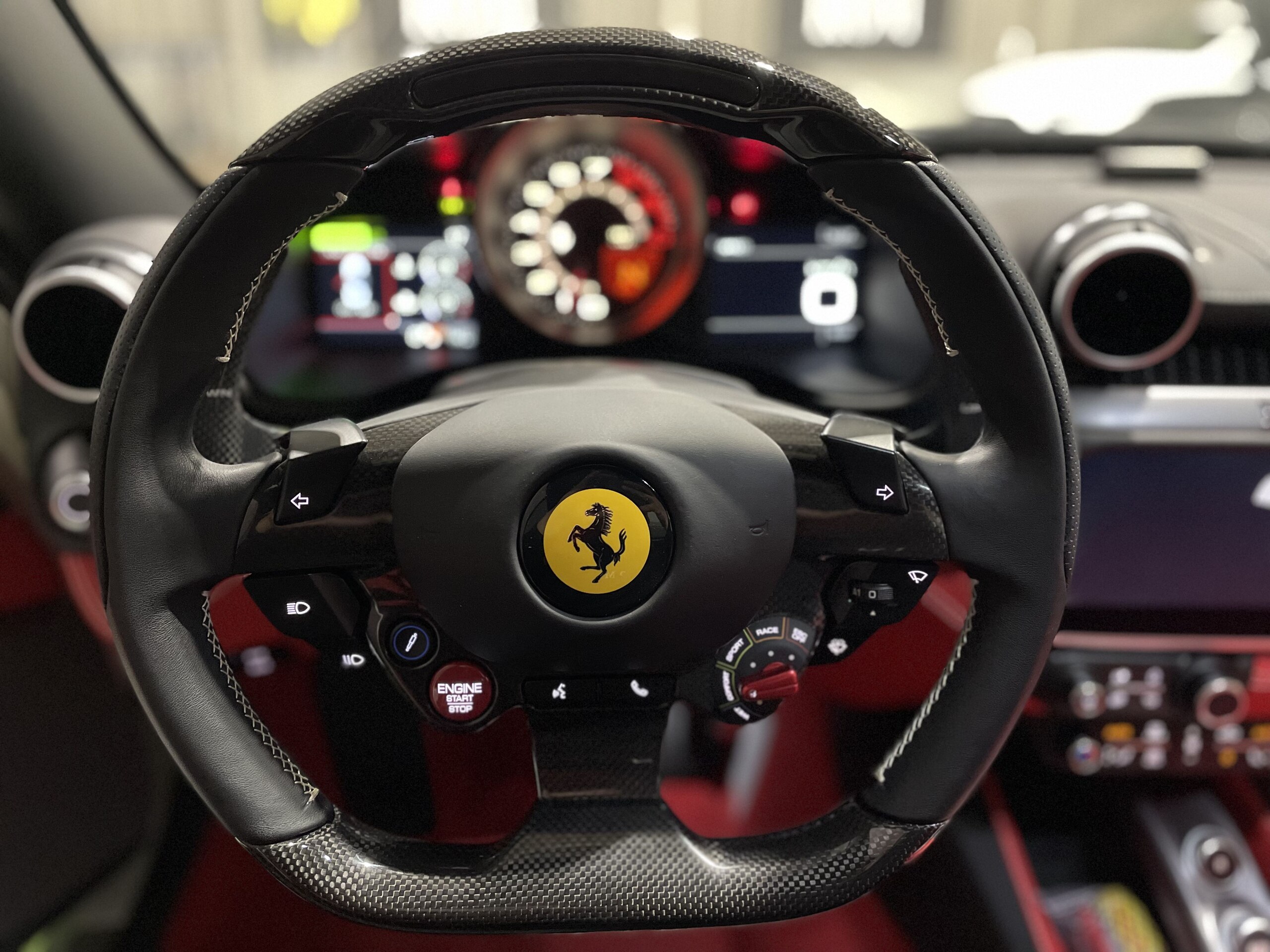 2022 Ferrari PortofinoM - フェラーリ ポルトフィーノM F1 DCT 全OP写真あり/カーボンDゾーン/ビアンコアヴス/赤革/マグネライドMサス/Eビユーリヤミラー/フルEシート/ドラレコ/GPSレーダー/バックカメラ/電動シート