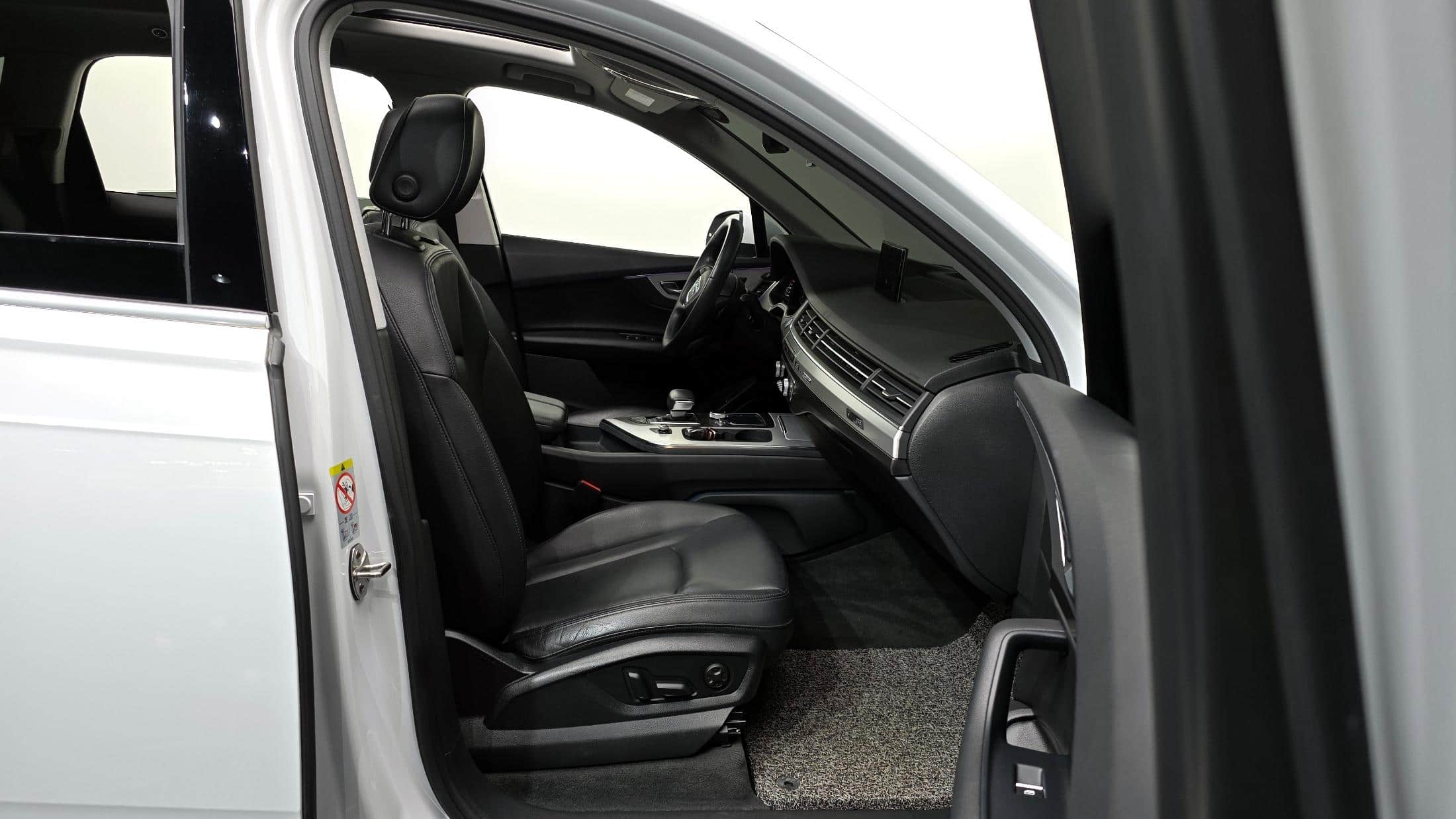 2019 AUDI Q7 45 TFSI Quattro - 2019 أودي Q7