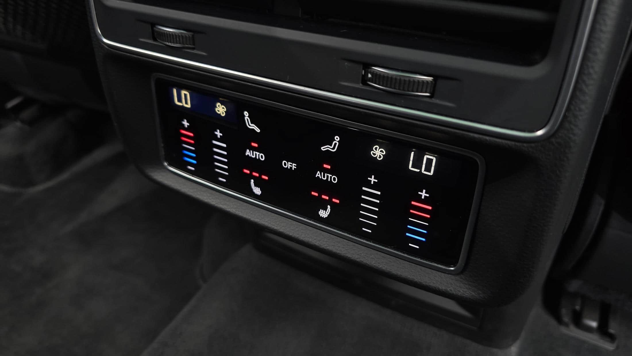2021 AUDI Q8 55 TFSI Quattro Premium - 2021 アウディ Q8