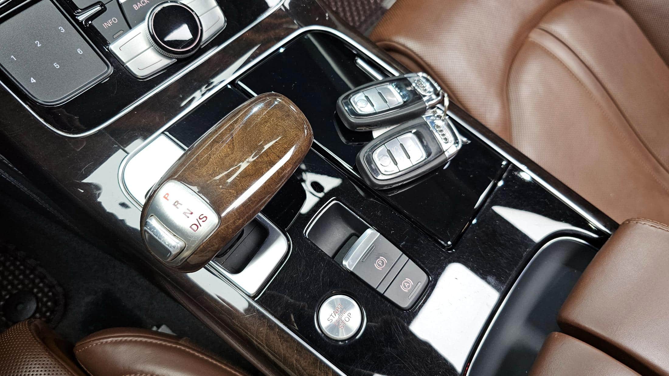 2015 AUDI A8 60 TFSI Quattro LWB - 2015 アウディ A8