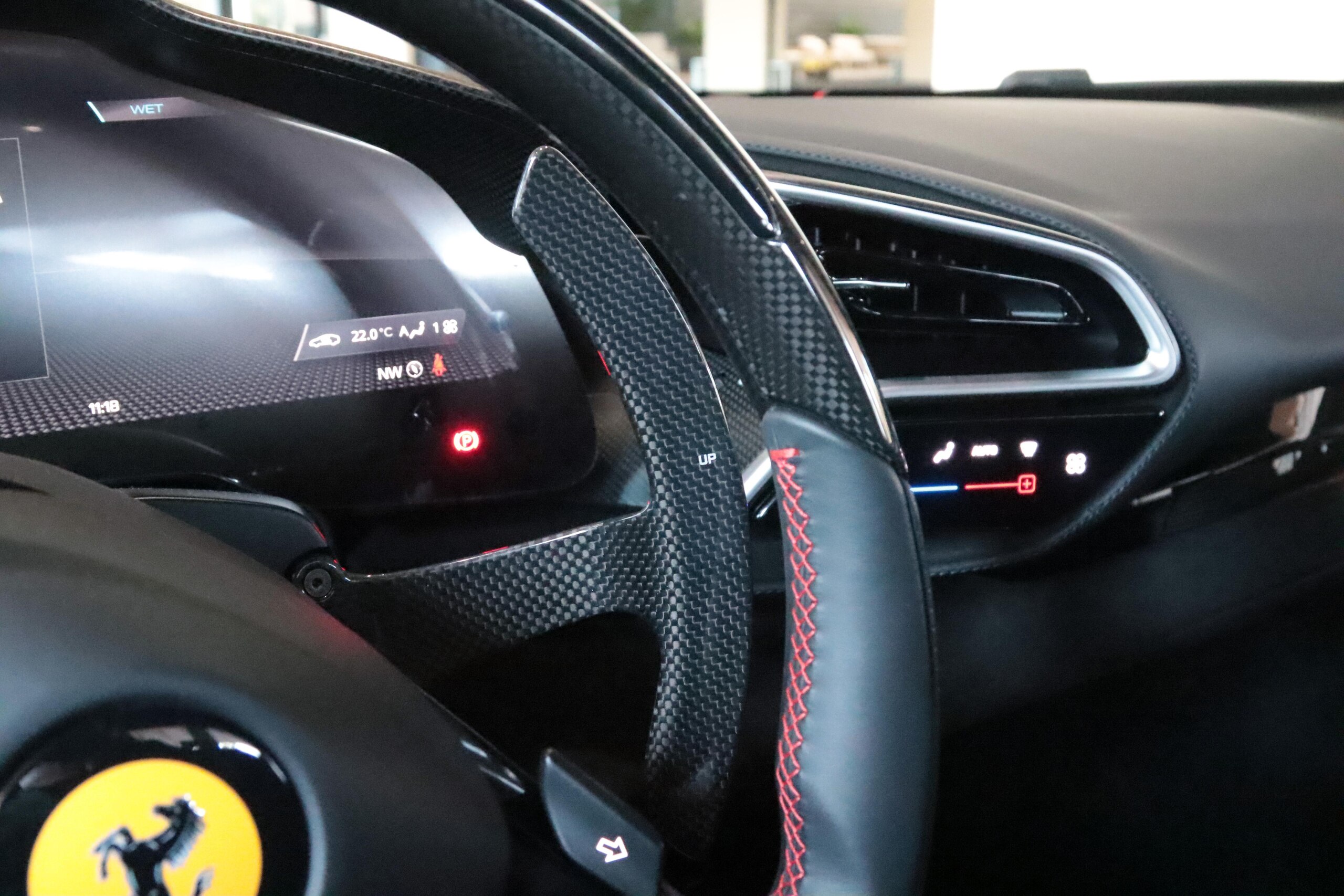2023 Ferrari 296GTB - フェラーリ 296GTB アセット フィオラノ パッケージ F1 DCT ASSETTO FIORANO/OP1434万/カ-ボンファイバ-エンジンカバ-・リヤディフュ-ザ-・アンダ-カバ-・キ-・インストゥルメンタルクラスタ-・アッパ-トンネル・ダッシュボ-ド・レ-シングシ-ト・LED付ステアリング/