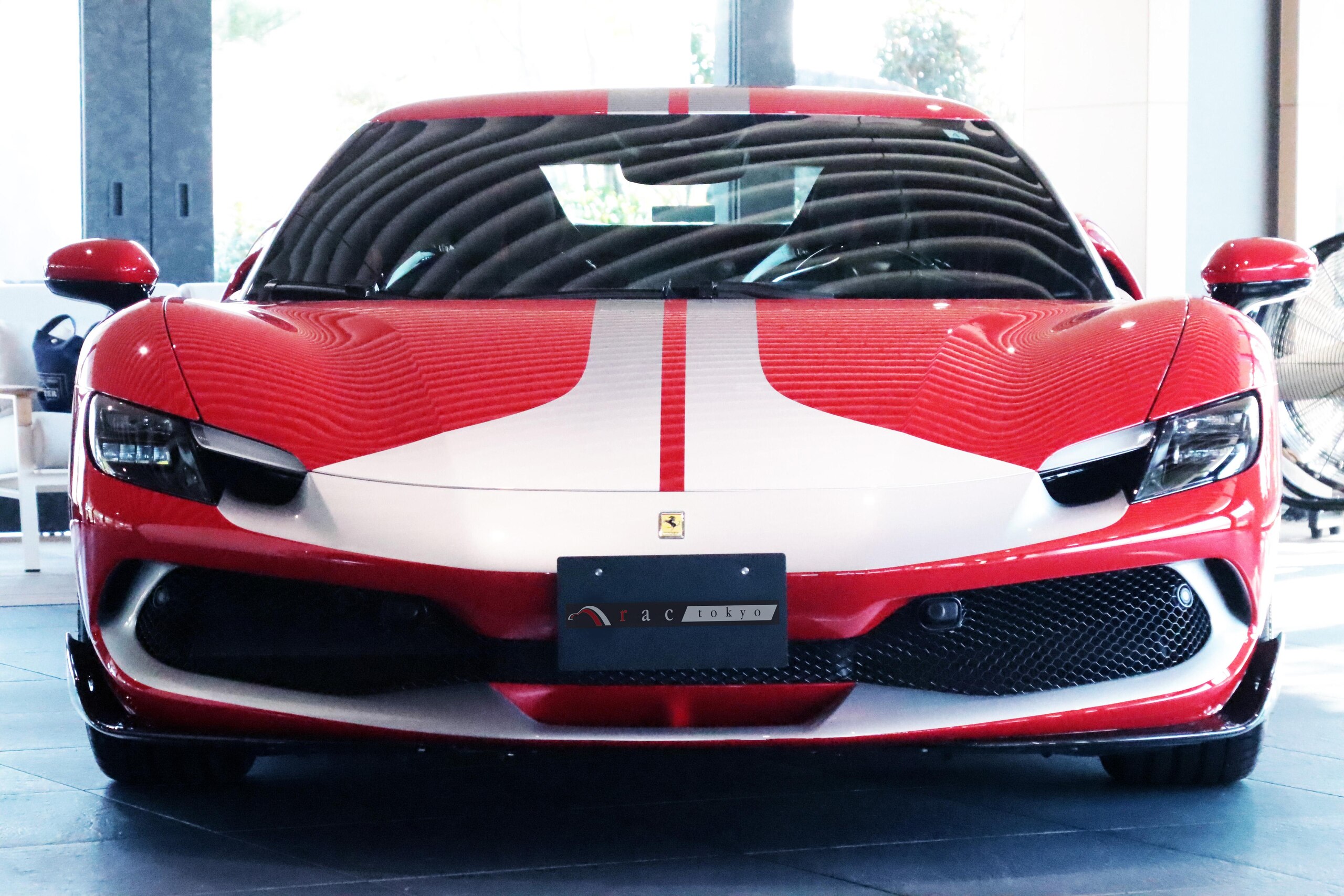 2023 Ferrari 296GTB - フェラーリ 296GTB アセット フィオラノ パッケージ F1 DCT ASSETTO FIORANO/OP1434万/カ-ボンファイバ-エンジンカバ-・リヤディフュ-ザ-・アンダ-カバ-・キ-・インストゥルメンタルクラスタ-・アッパ-トンネル・ダッシュボ-ド・レ-シングシ-ト・LED付ステアリング/