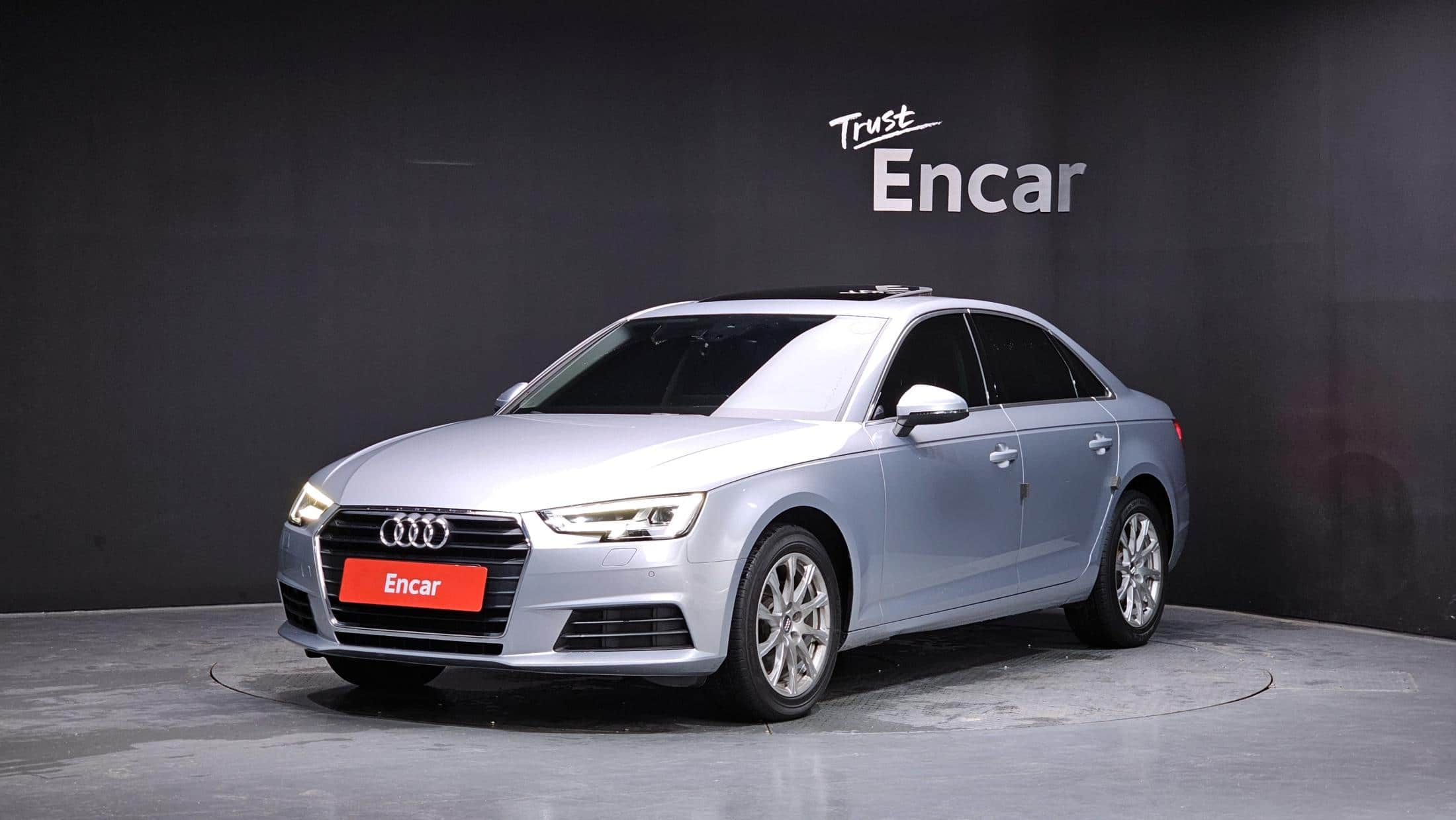 2018 AUDI A4 30 TDI