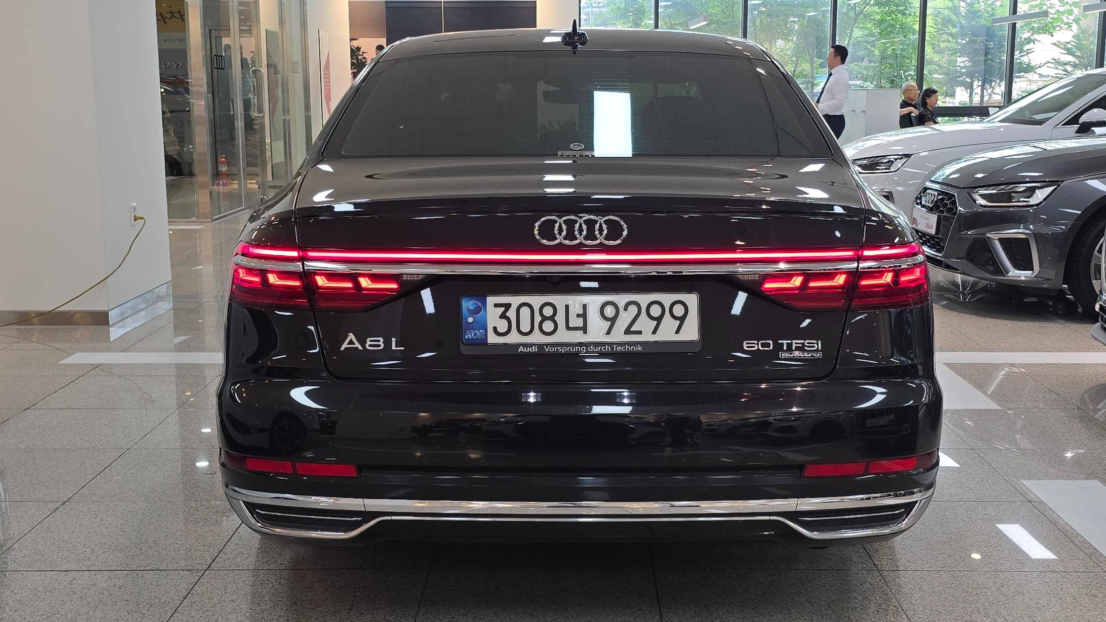 2021 AUDI A8 60 TFSI Quattro LWB