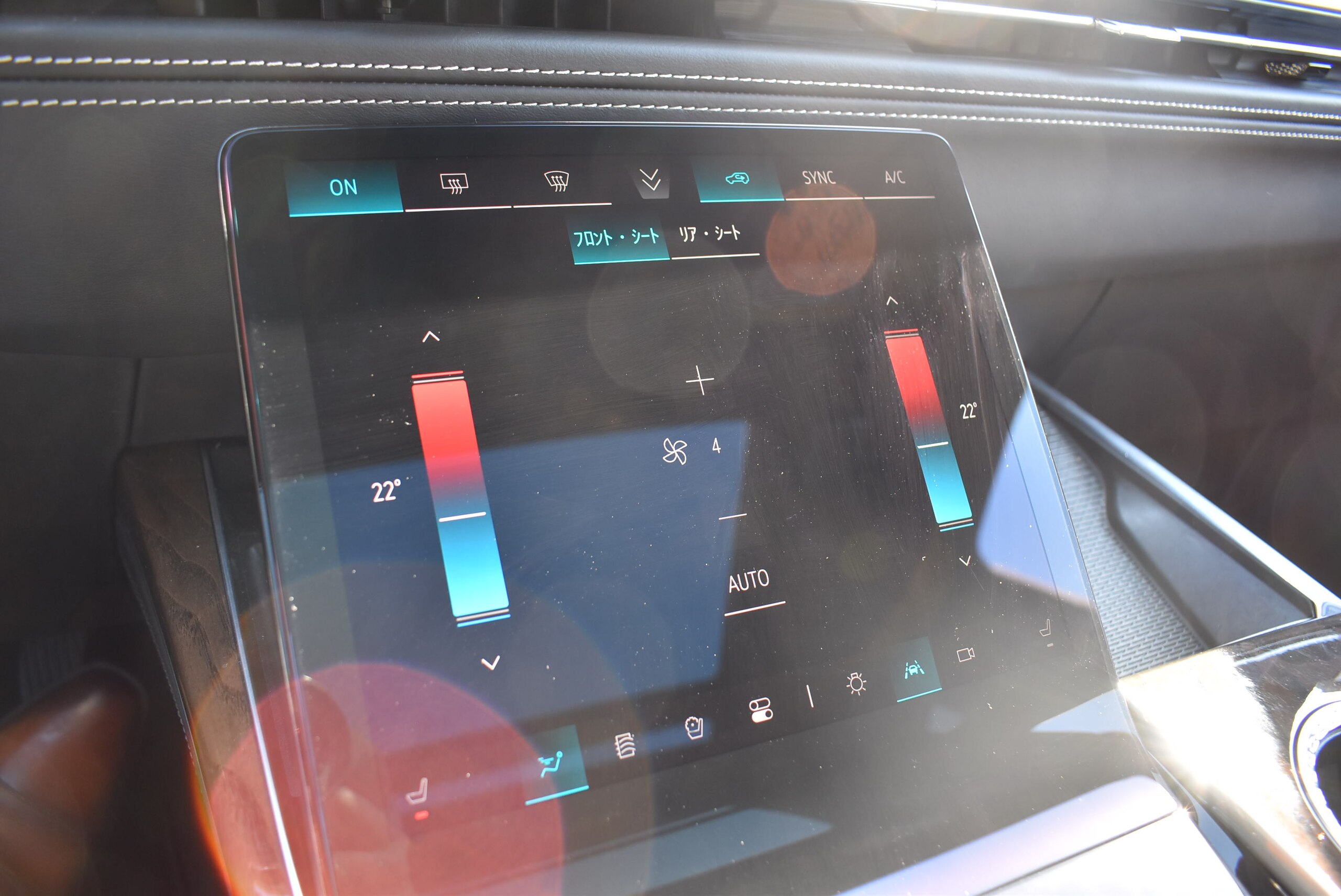 2025 Cadillac Escalade - キャデラック エスカレード プラチナム 4WD 正規ディーラー車 認定中古車保証 ワンオーナー車 禁煙車 点検記録簿発行 AKG36スピーカー ApleCarPlay/AndroidAuto 24インチホイール リアシートヒーター 55インチHDカーブドLEDディスプレイ ETC2.0