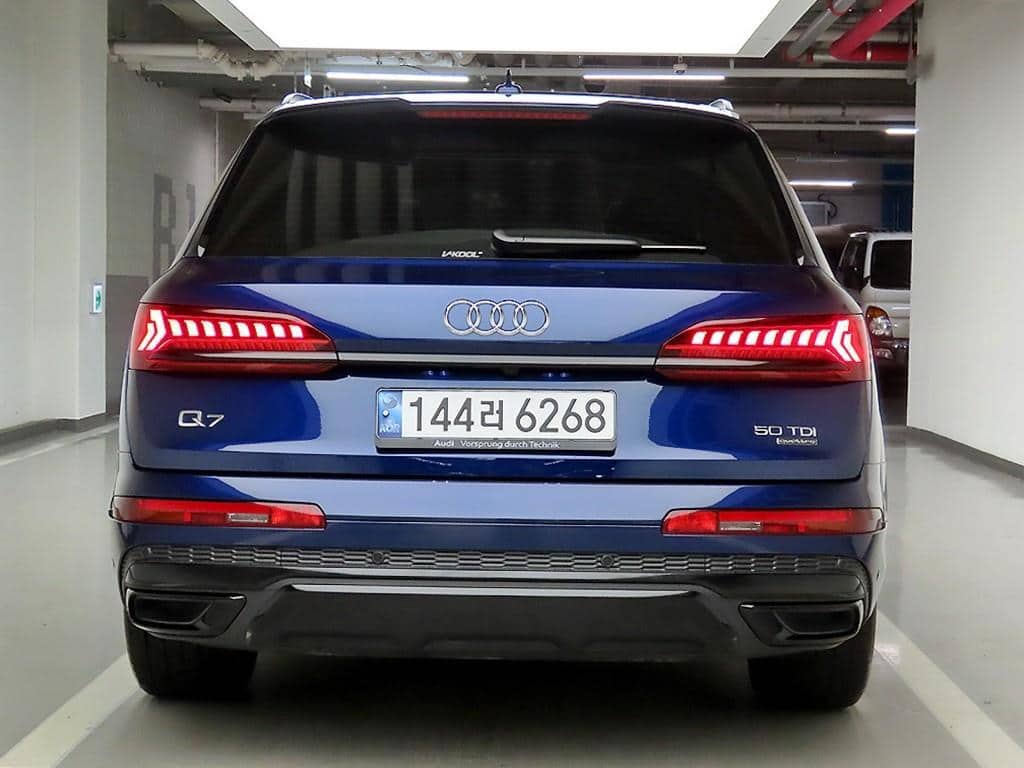2023 AUDI Q7 - 2023 أودي Q7
