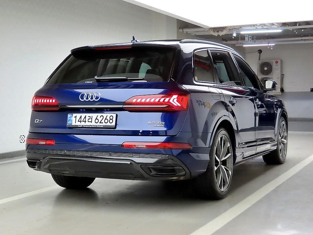 2023 AUDI Q7 - 2023 أودي Q7