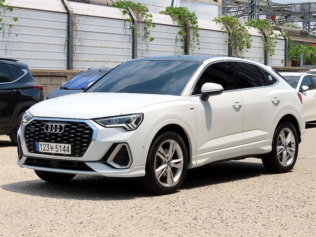 2022 AUDI Q3 - 2022 アウディ Q3