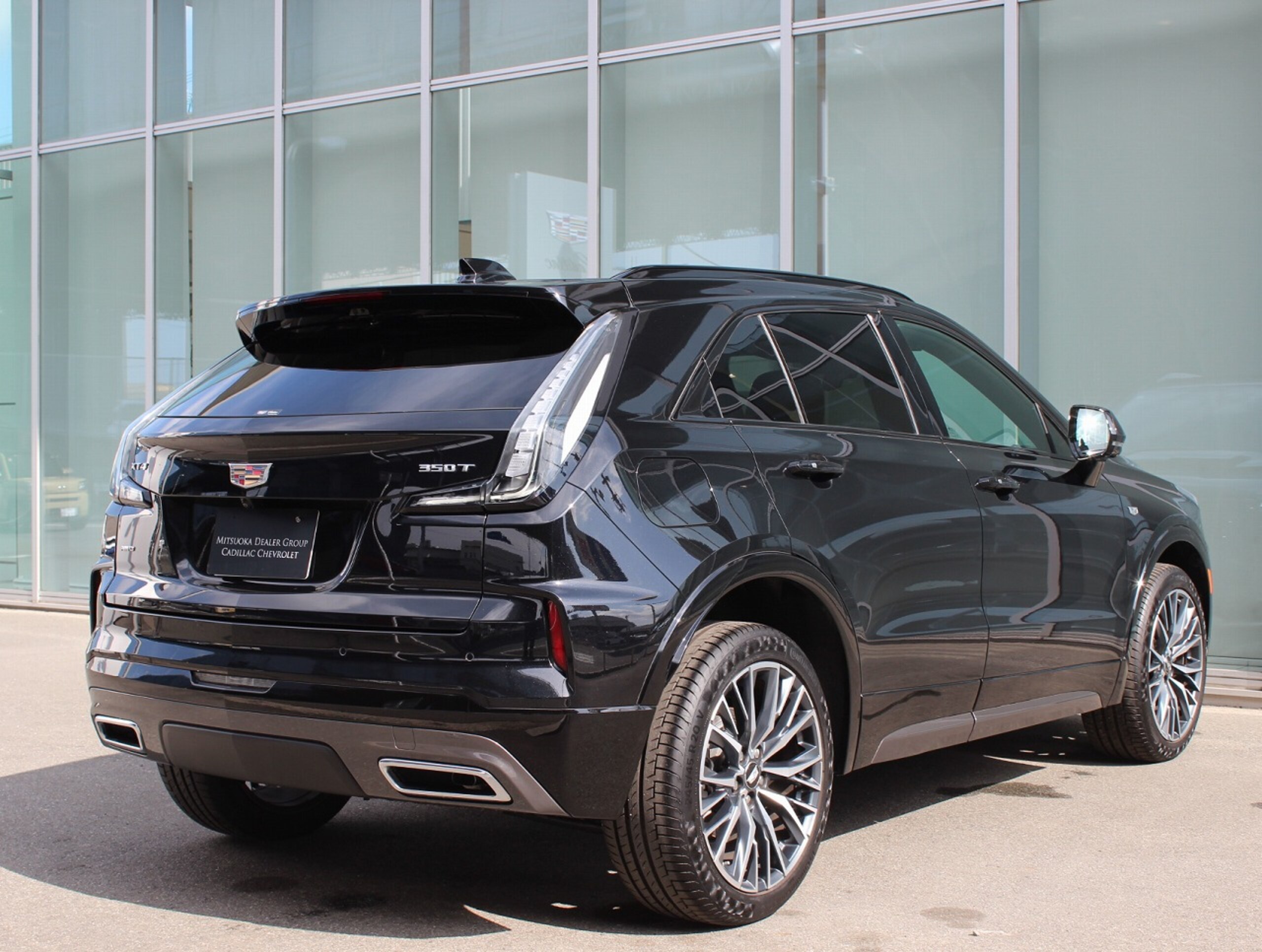 2025 Cadillac XT4 - キャデラック XT4 スポーツ 4WD 弊社デモカー ワンオーナー 33インチLEDディスプレイ AKGサウンド フロントマッサージシート シートヒーターベンチレーション リアシートヒーター アダプティブクルーズ アップルカープレイ ETC