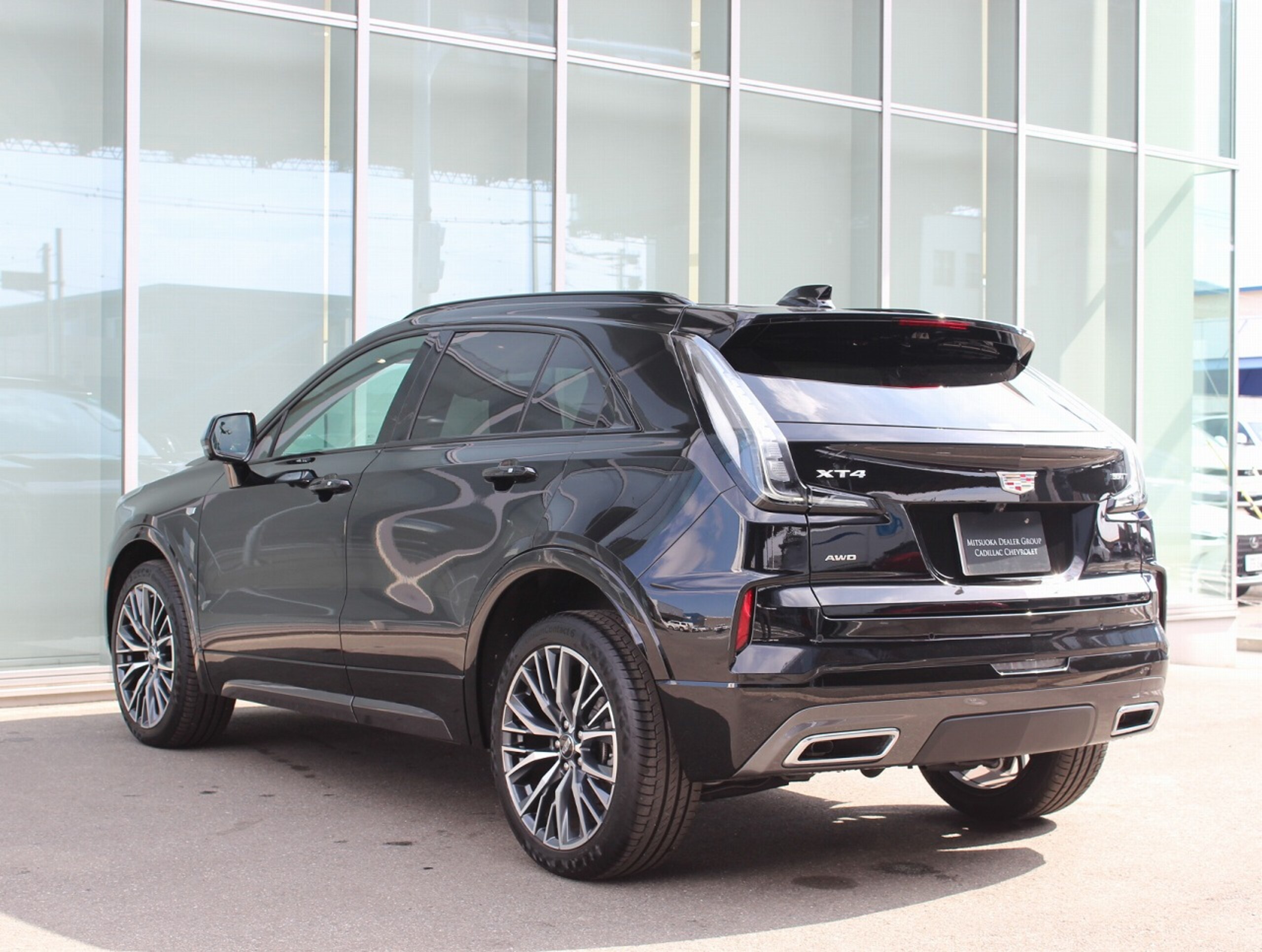 2025 Cadillac XT4 - キャデラック XT4 スポーツ 4WD 弊社デモカー ワンオーナー 33インチLEDディスプレイ AKGサウンド フロントマッサージシート シートヒーターベンチレーション リアシートヒーター アダプティブクルーズ アップルカープレイ ETC