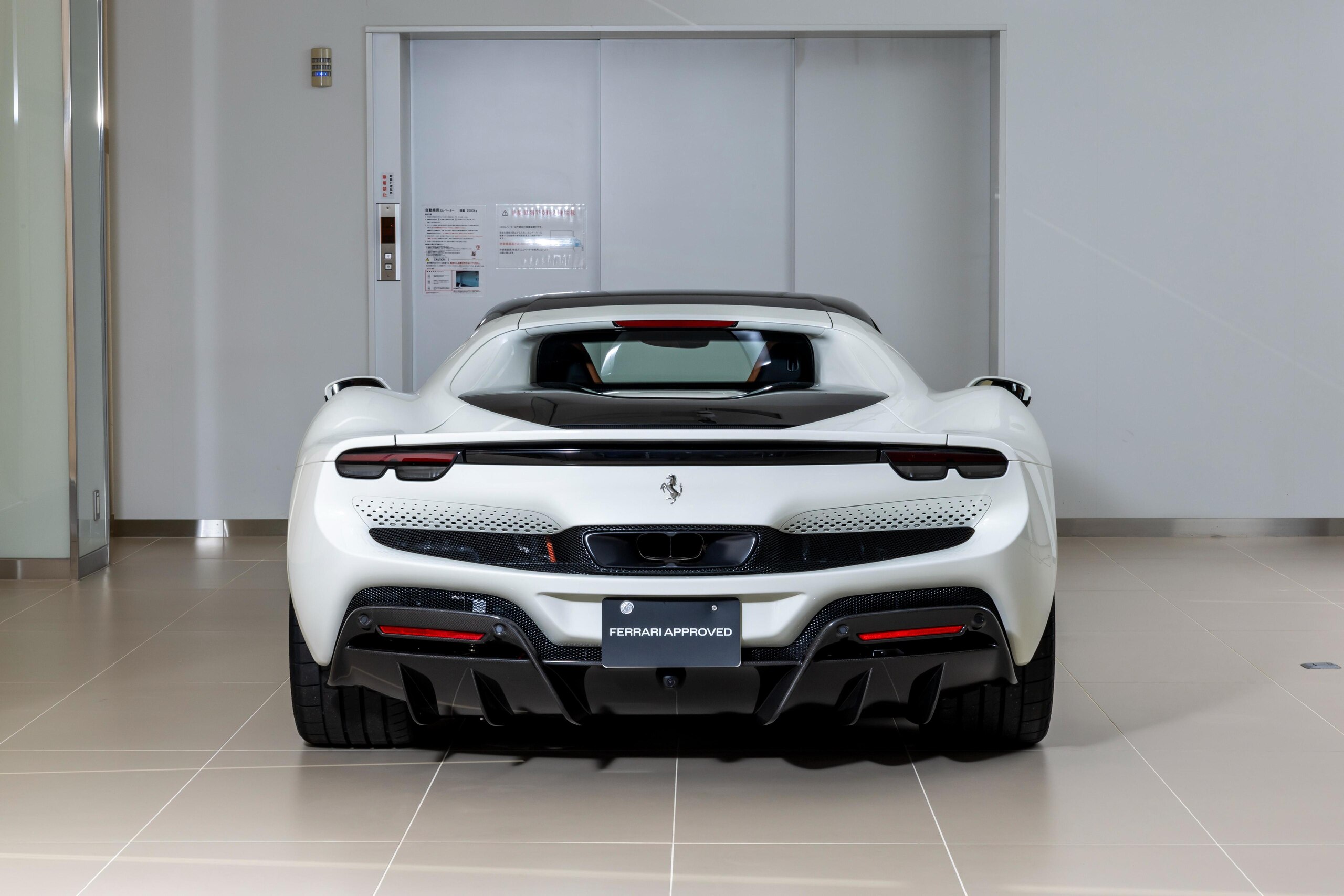 2025 Ferrari 296GTB - フェラーリ 296GTB F1 DCT 新車保証継承 Bianco Avus OP783 カーボンファイバーリアデュフューザー・アンダーカバー・アッパートンネル・サスペンションリフター・LEDカーーボンステアリングホイール・ツートンボディペイントNERODS