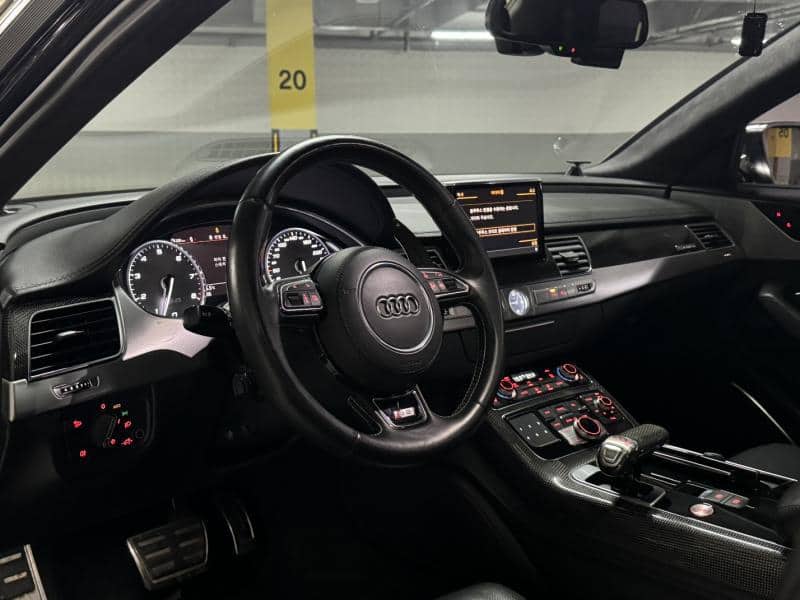 2014 AUDI S8
