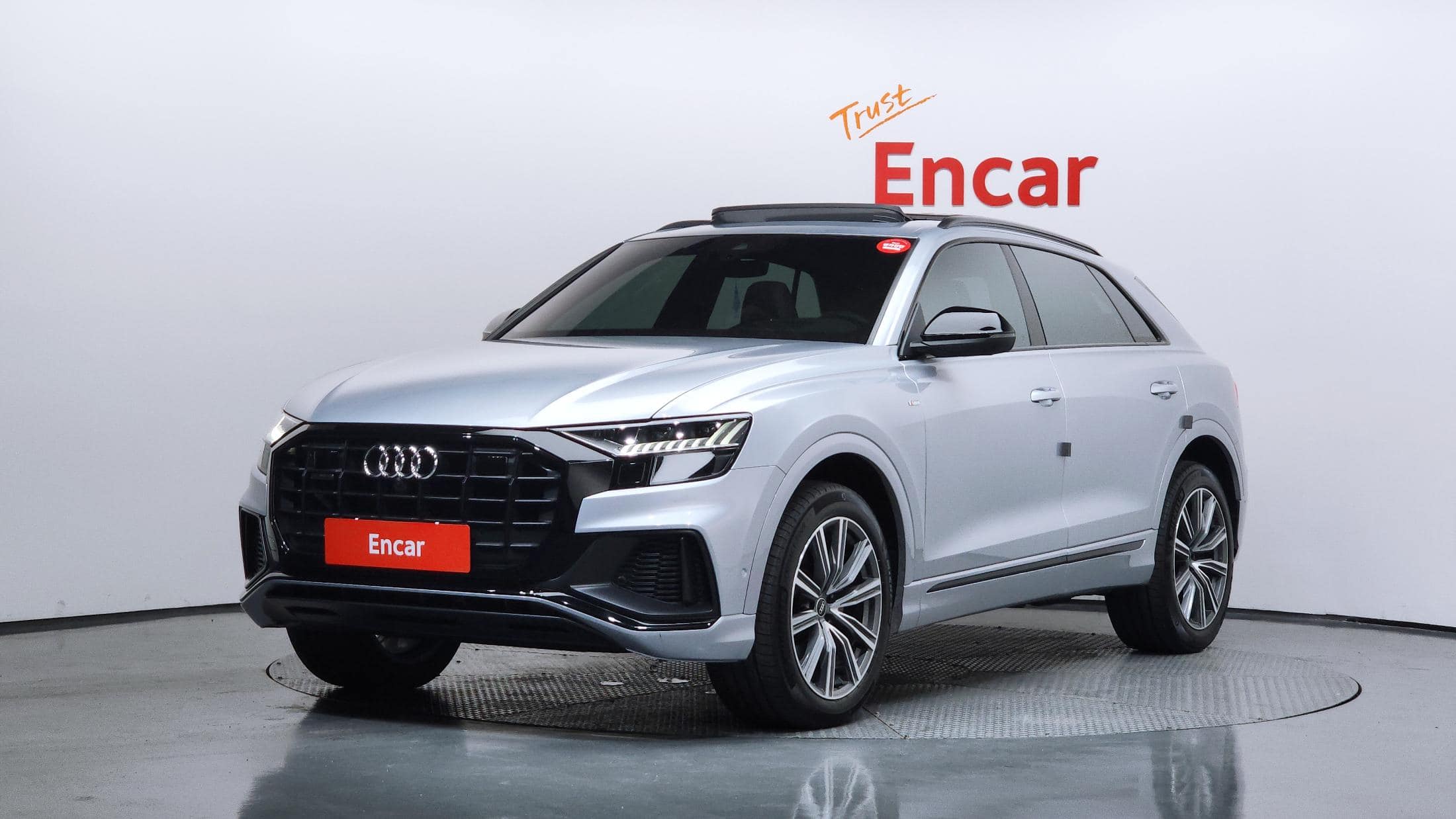 2021 AUDI Q8 55 TFSI Quattro Premium - 2021 أودي Q8