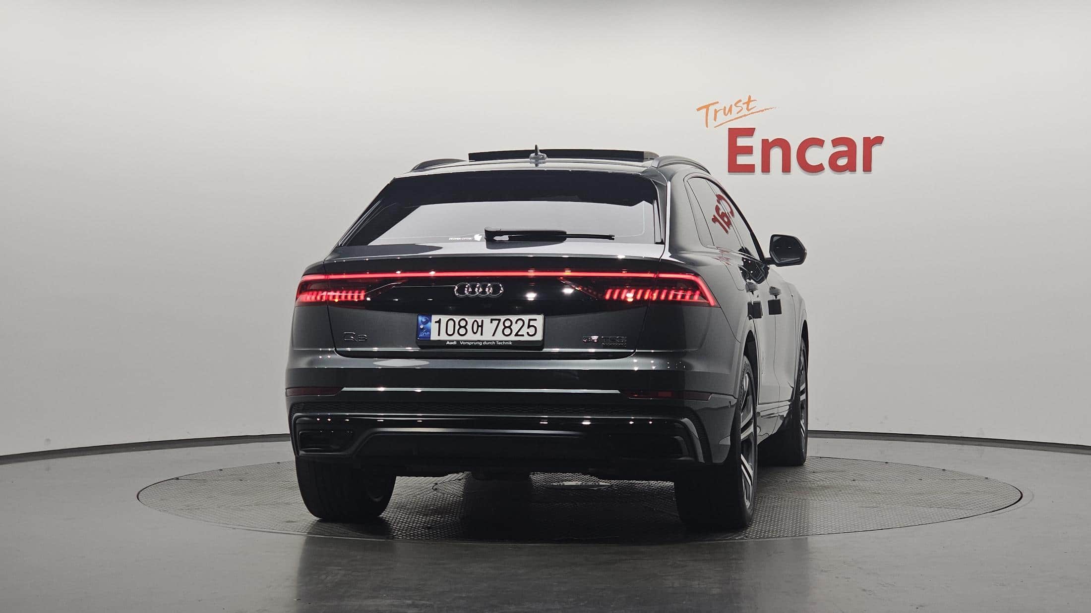 2023 AUDI Q8 55 TFSI Quattro Premium - 2023 アウディ Q8