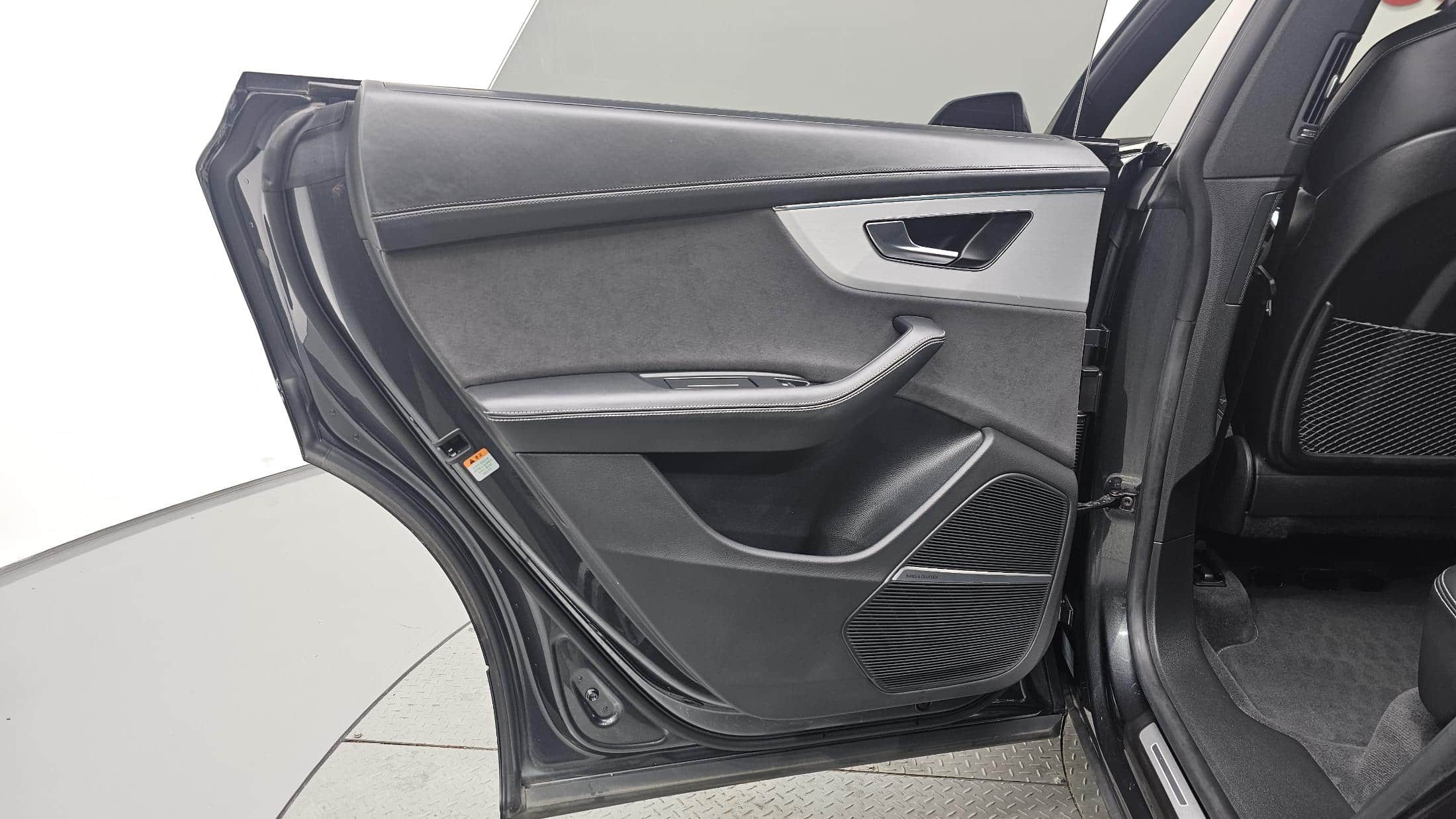 2023 AUDI Q8 55 TFSI Quattro Premium - 2023 アウディ Q8