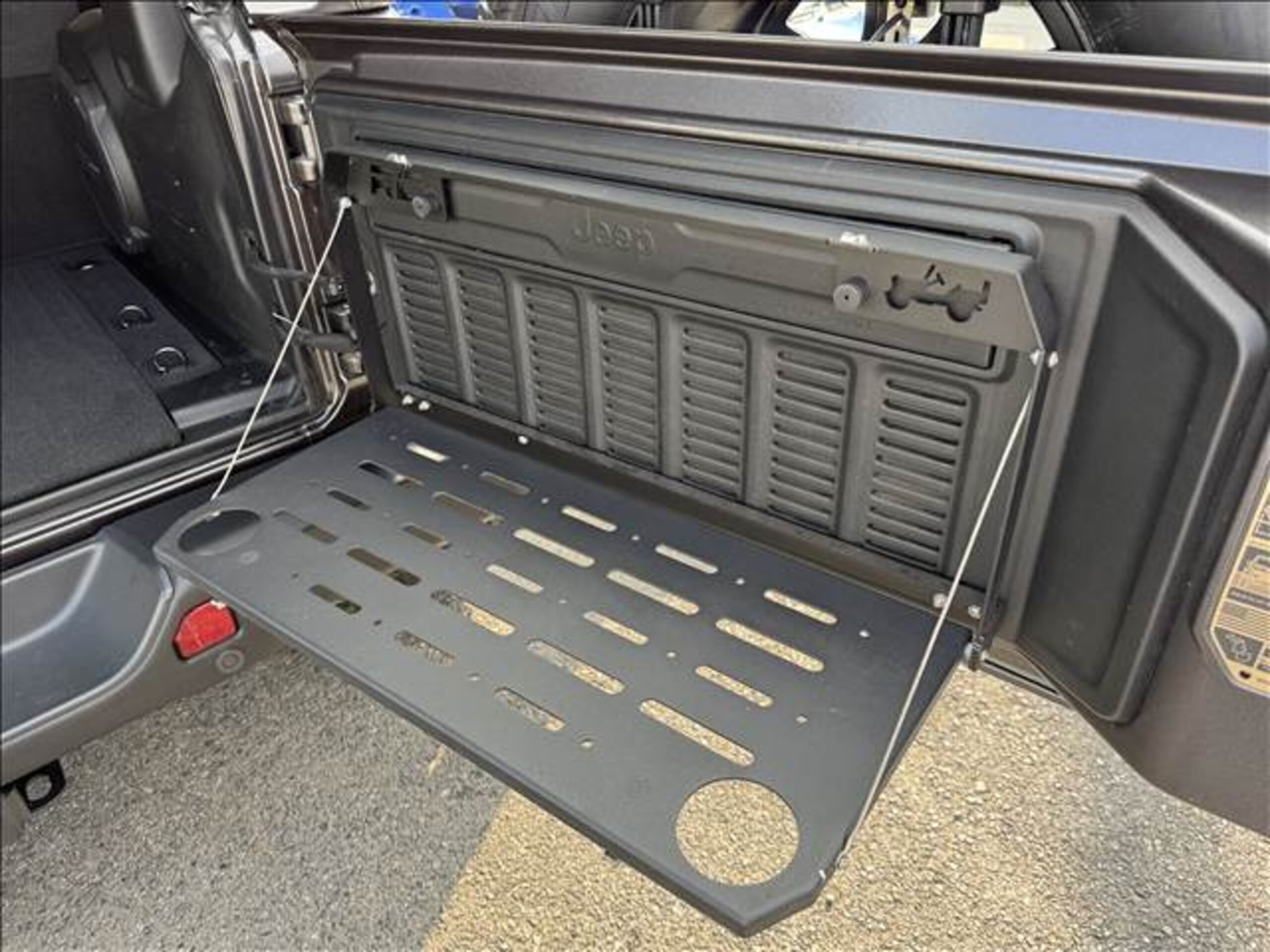 2023 Jeep Wrangler - ジープ ラングラー Rubicon 392 オートチェック確認済み/FUEL18inAW/BFグッドリッチ35×12.5R-18/プロテクションフィルム/本革シート/純正FOXショック/純正リフトアップ/社外テール/ラゲッジテーブル/デジタルインナーミラー/アダプティブクルーズ