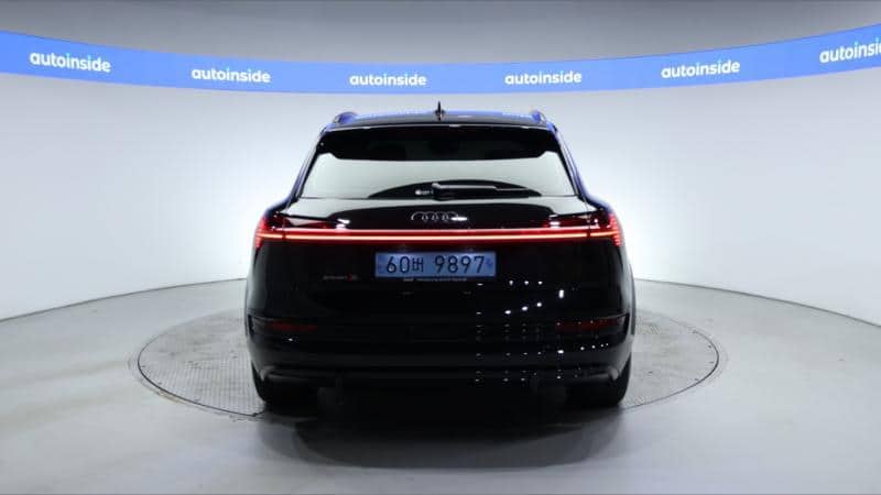 2022 AUDI E- TRON