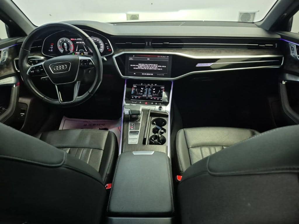 2021 AUDI A6 - 2021 أودي A6