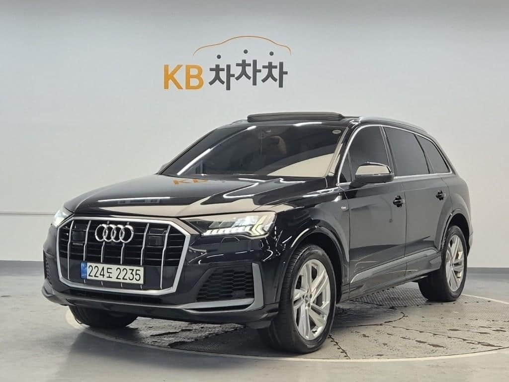 2021 AUDI Q7 - 2021 أودي Q7