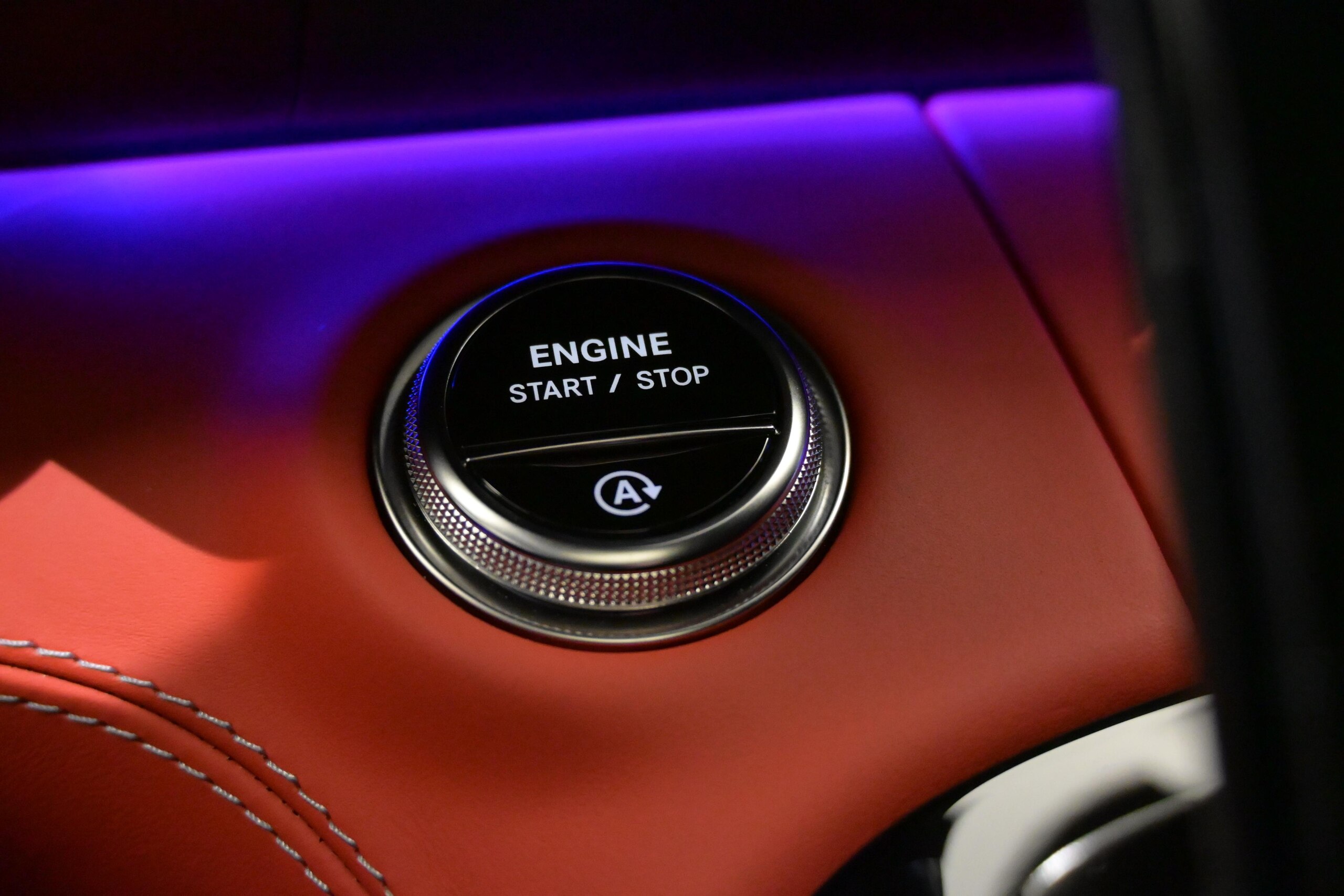 2025 Mercedes-AMG GT - メルセデスＡＭＧ GT 43 クーペ MP202502 元社有車/左ハンドル車/AMGパフォーマンスPKG/AMGドライビングPKG/パノラミックルーフPKG/赤レザーシート/純正ドラレコ前付き