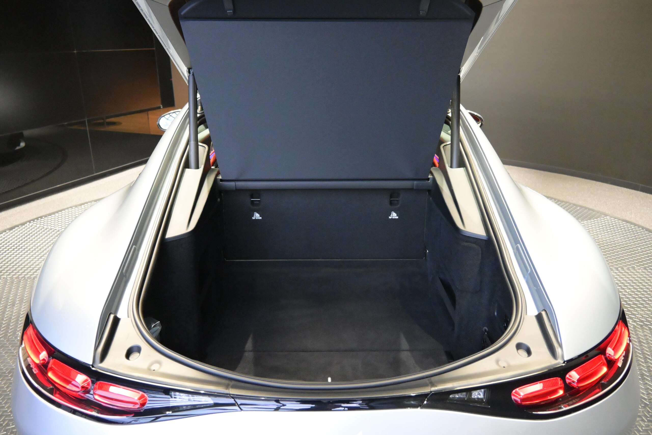 2025 Mercedes-AMG GT - メルセデスＡＭＧ GT 43 クーペ MP202502 元社有車/左ハンドル車/AMGパフォーマンスPKG/AMGドライビングPKG/パノラミックルーフPKG/赤レザーシート/純正ドラレコ前付き