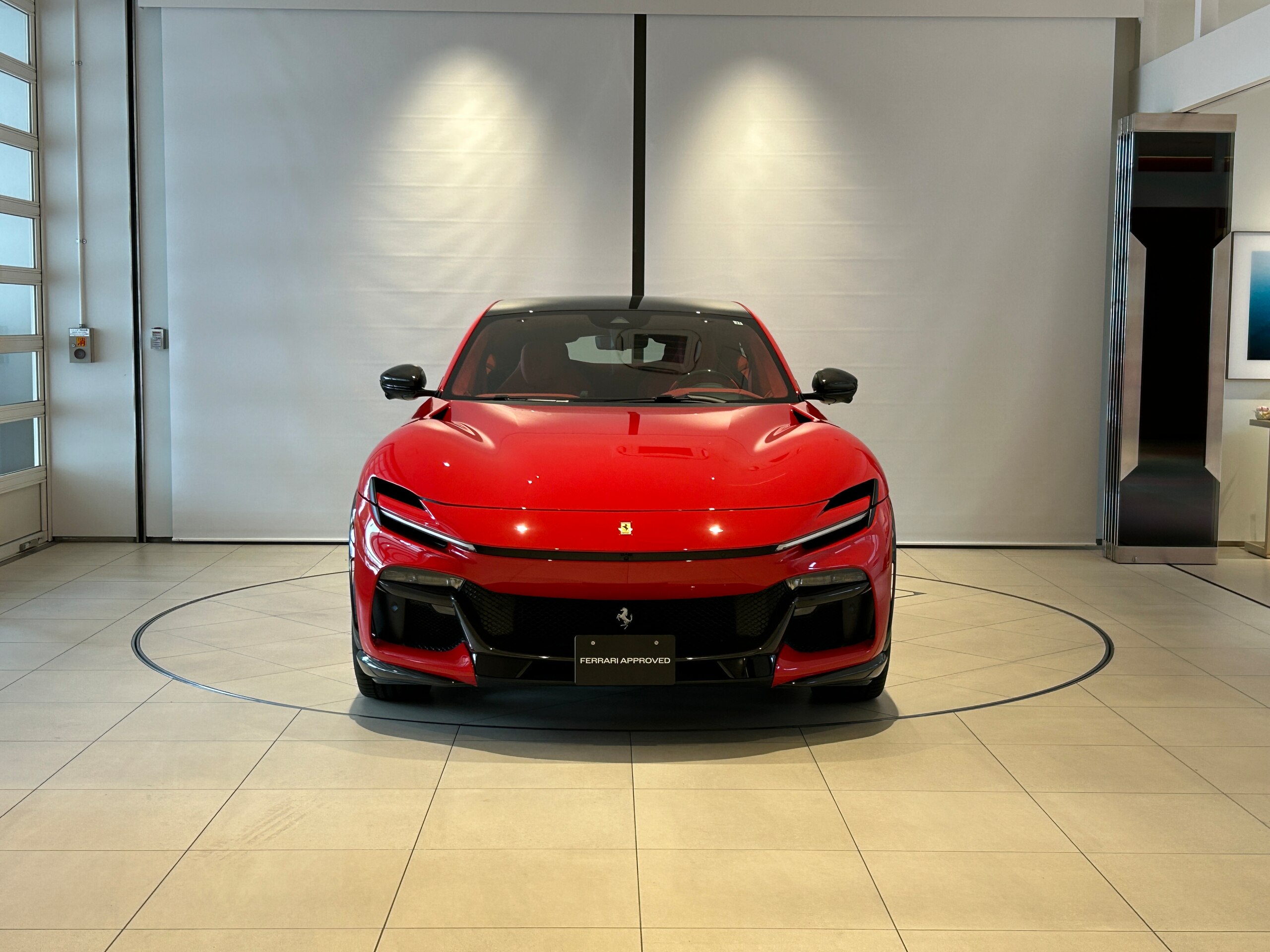2025 Ferrari Purosangue - フェラーリ プロサングエ F1 DCT 4WD Rosso Corsa アトリエ カーボンステア カーボンスポイラー カーボンディフューザー カーボンルーフ ヘッドレストホースステッチ プレミアムオーディオ サスペンションリフター