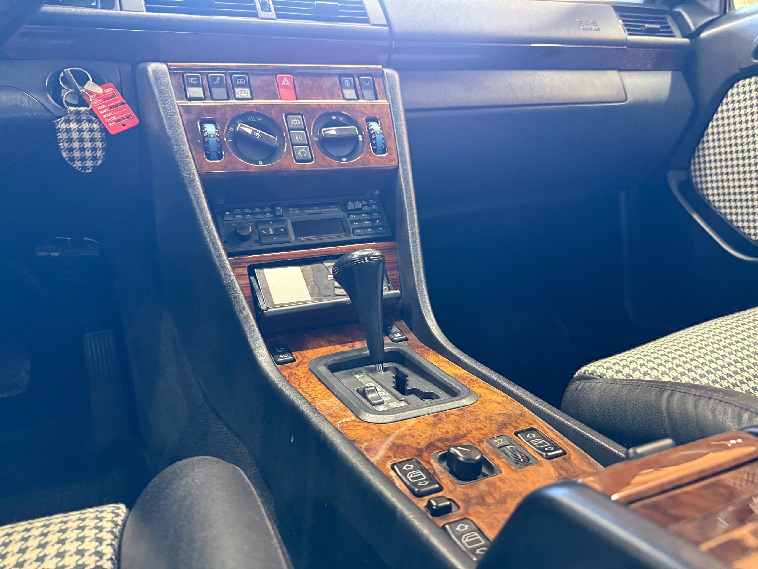 1995 Mercedes-Benz Medium Class - 1995 مرسيدس بنز Medium Class