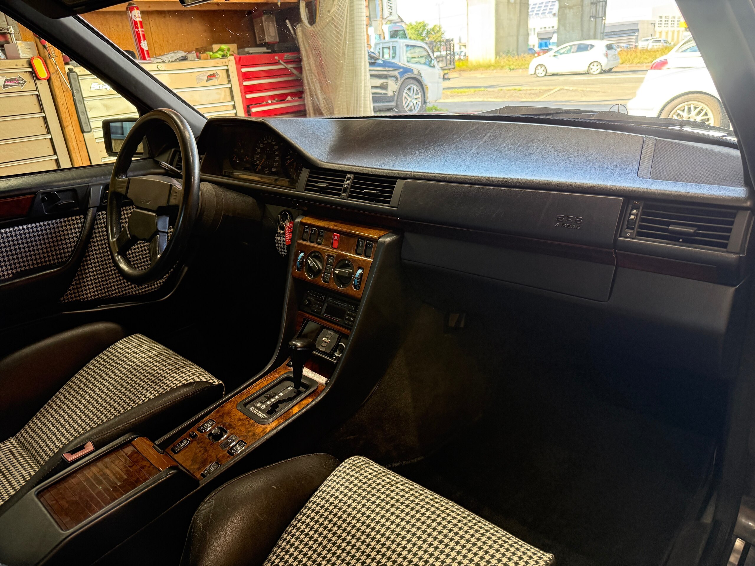 1995 Mercedes-Benz Medium Class - 1995 مرسيدس بنز Medium Class