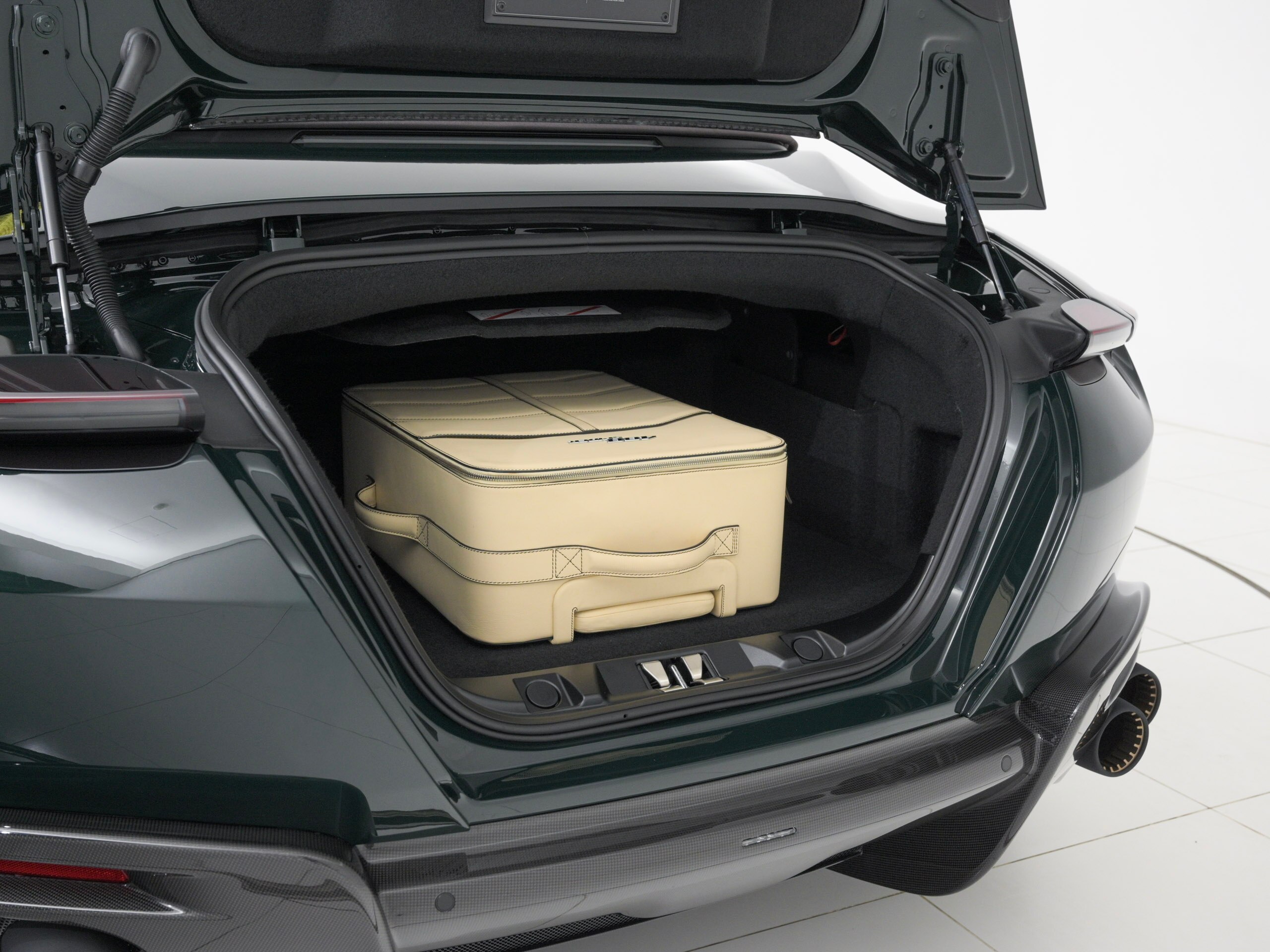 2026 Ferrari RomaSpider - フェラーリ ローマスパイダー F1 DCT 左H マグネライド 特注グリーン(Verde British Racing) LEDカーボンステア カーボン製Fウイング/ディフューザー/アウターシルカバー