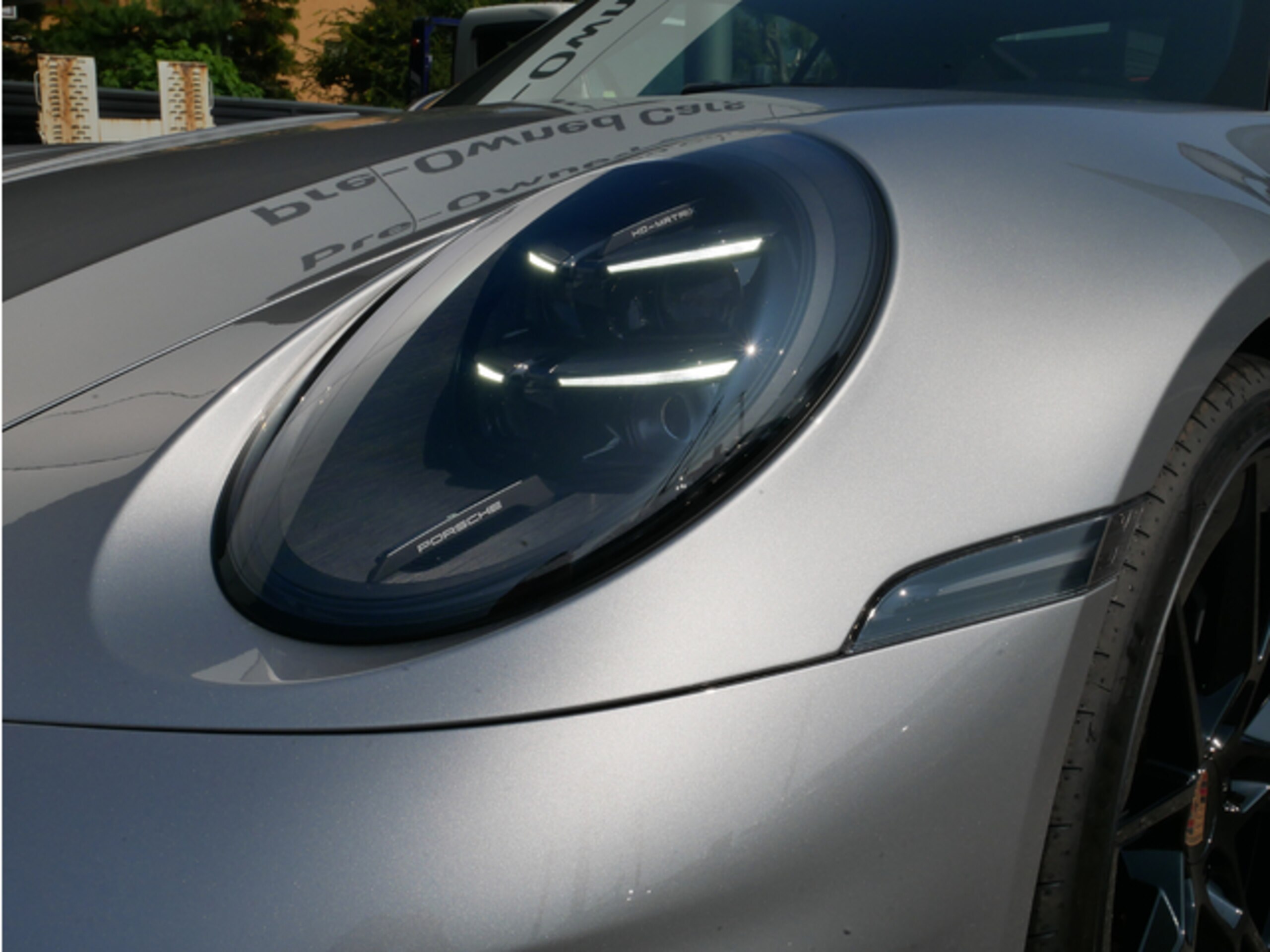 2026 Porsche 911 - ポルシェ 911 カレラT SportDesign パッケージ(ハイグロス ブラック塗装) HD マトリックス LED ヘッドライト(ティンテッド) BOSE サラウンド サウンド システム コンバーチブル ソフトトップ(レッド)